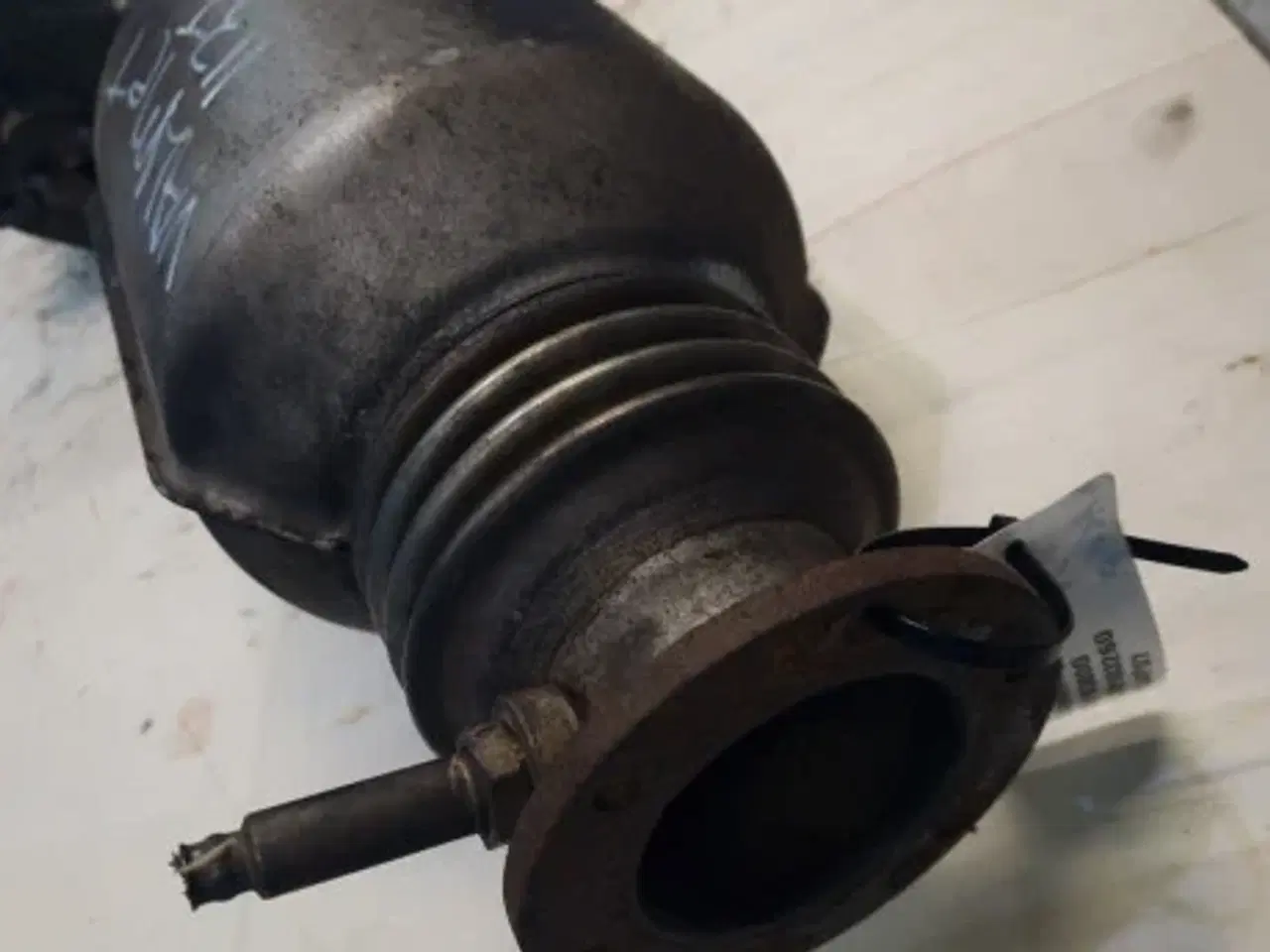 Billede 17 - Valtra T213 Udstødnings Rør ALV0103260