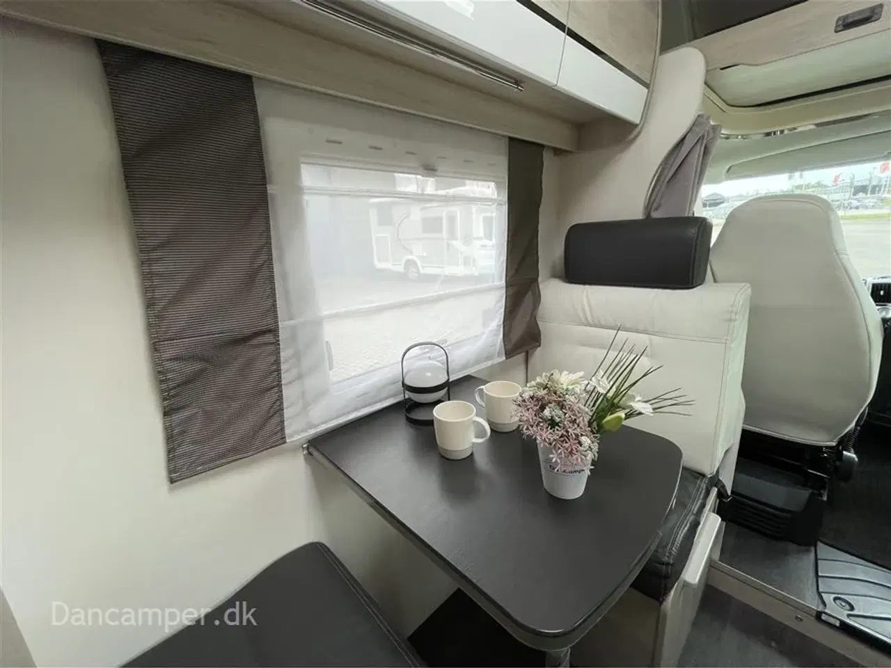 Billede 12 - 2019 - Chausson Flash C 656   UNDER KLARGØRING! Pris følger!2019 Model ! 7.prs. autocamper, med god plads - børnefamiliens foretrukne, 150Hk Automatgear, Aircon på bodel.