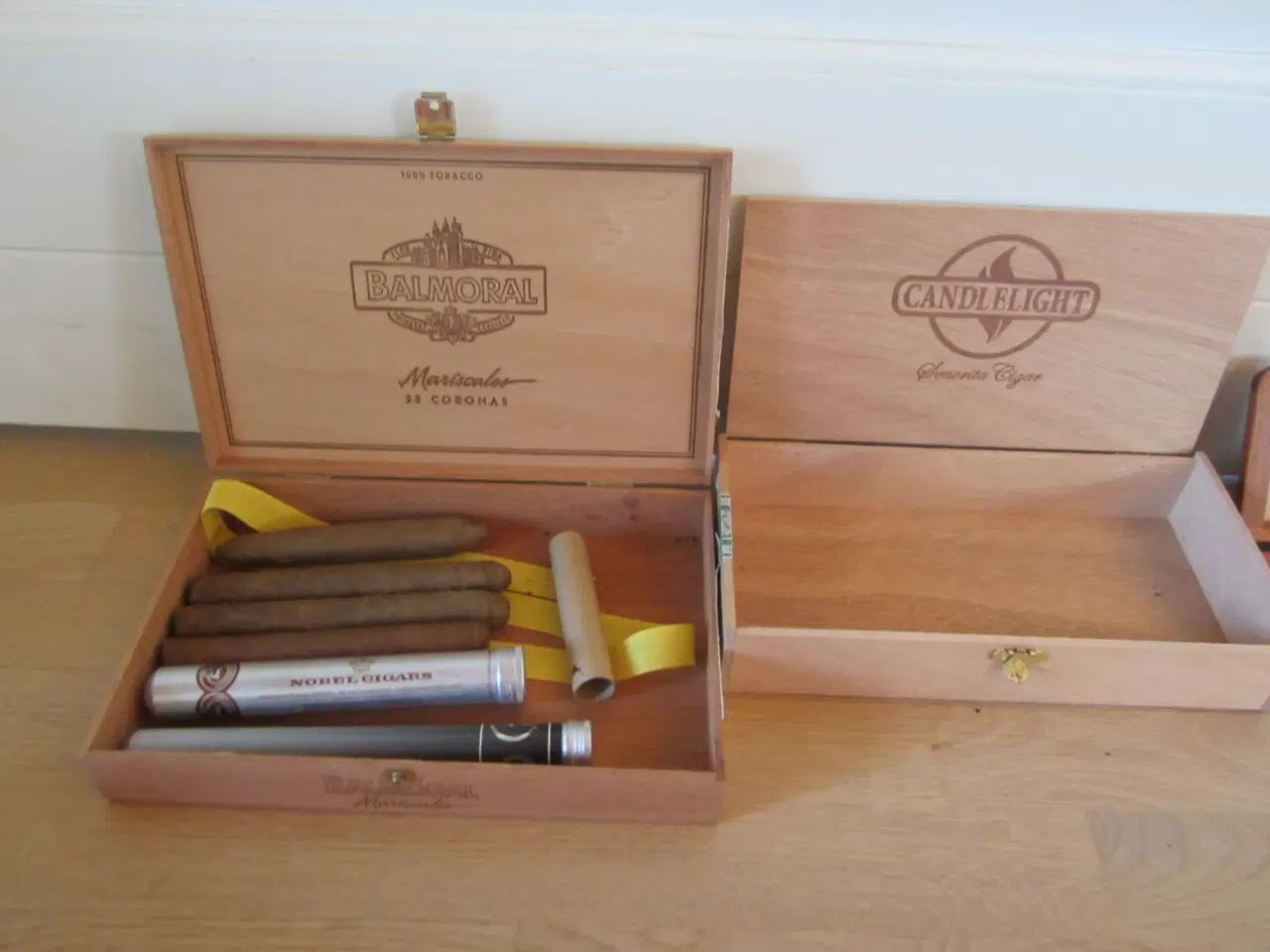 Billede 4 - Fine Cigarkasser og lille trækasse med indhold sam