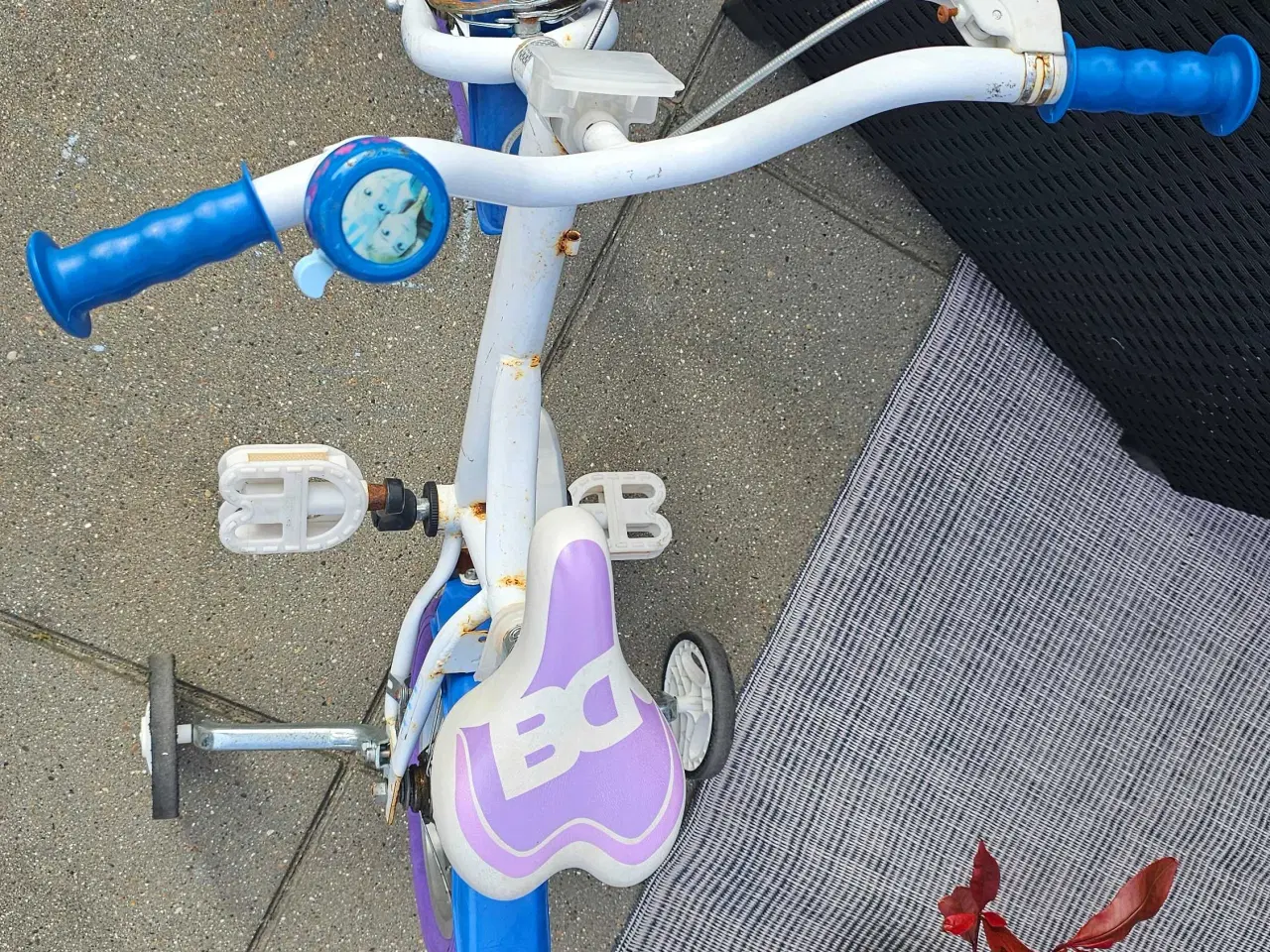Billede 2 - Lærer cykel til pige