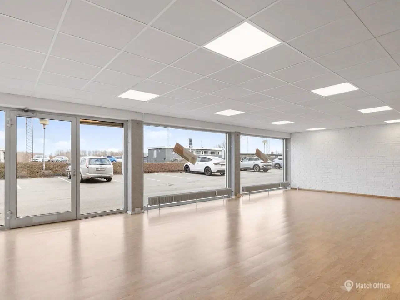 Billede 3 - Showroom med facade mod Viby Ringvej