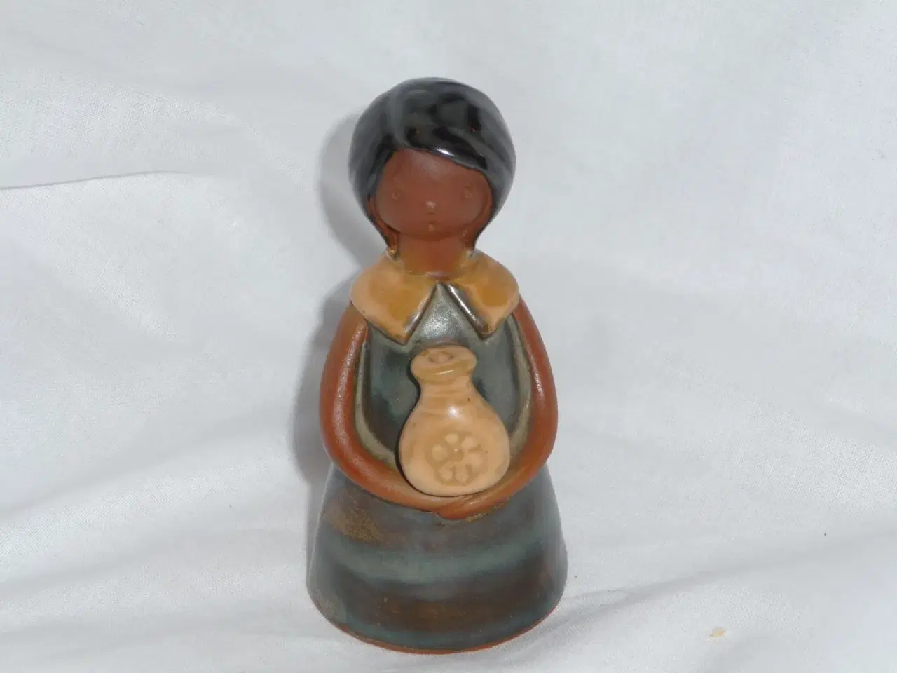 Billede 1 - lille dame i brun keramik