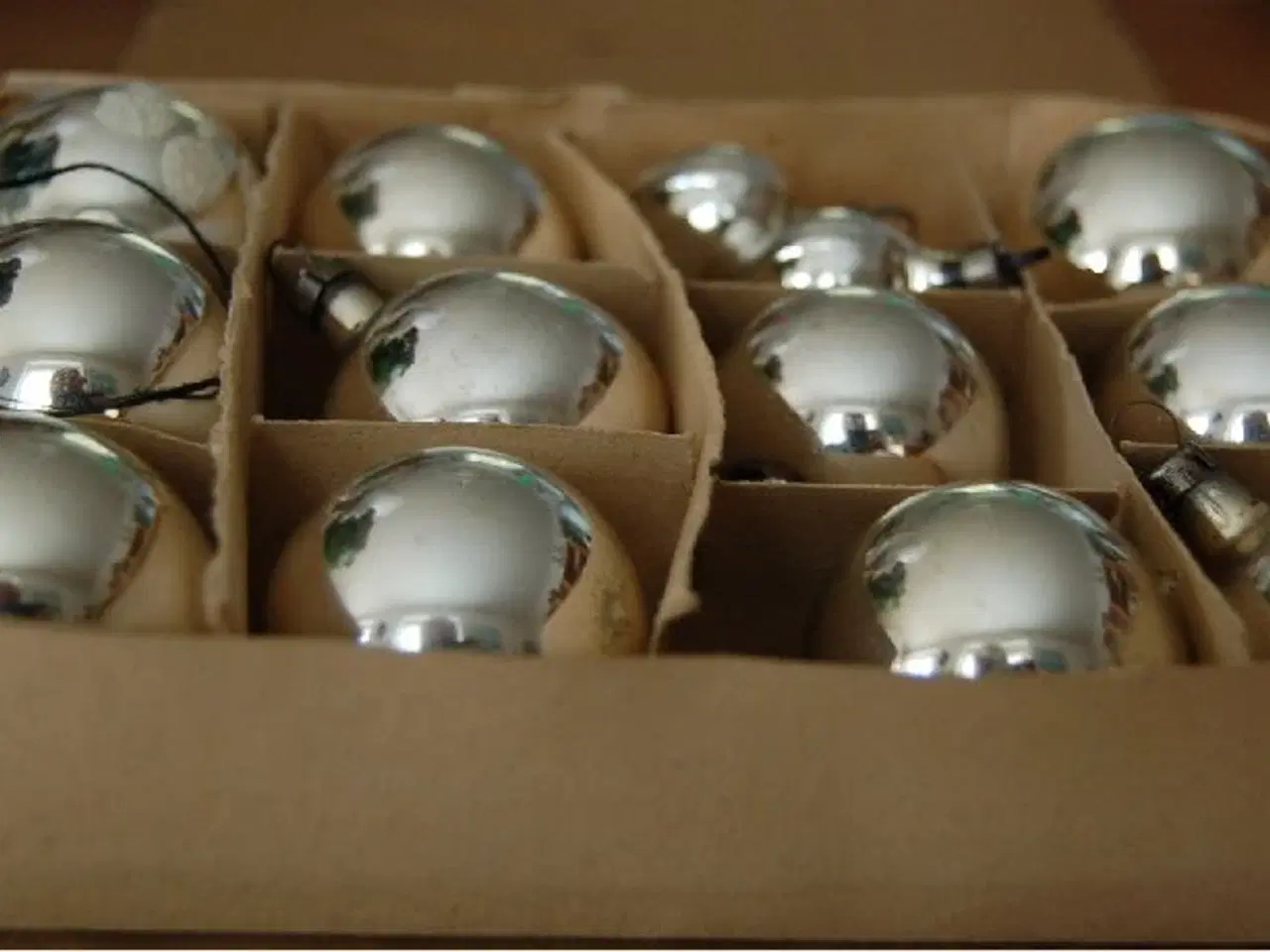 Billede 1 - Retro Julekugler og hjerter.