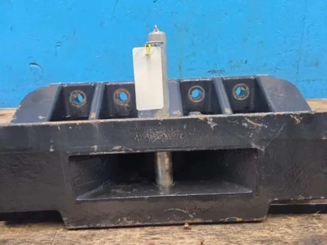 Billede 13 - Case Maxxum 145 Frontvægt Holder 82031499