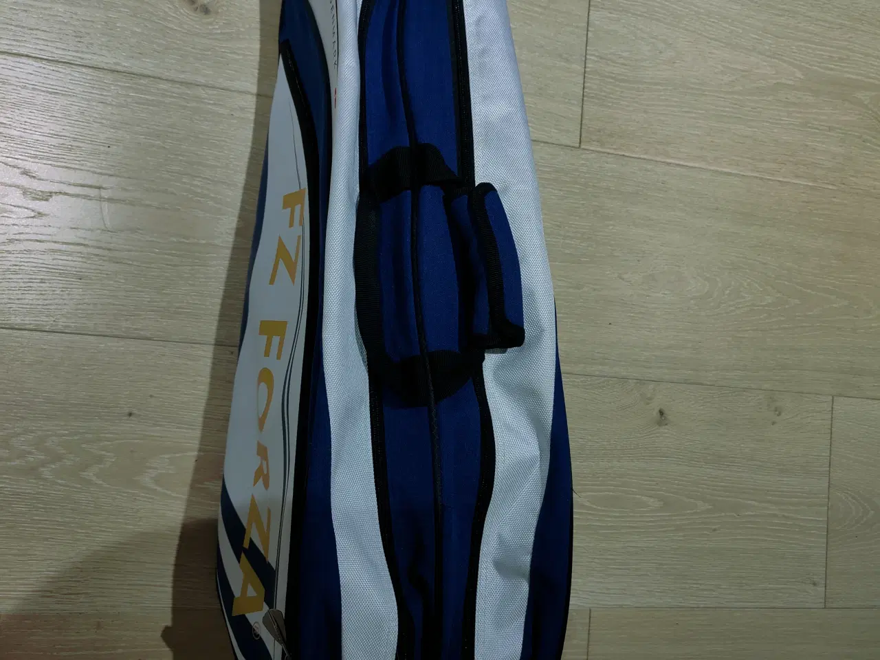 Billede 2 - Flot Forza badmintontaske med 2 rum