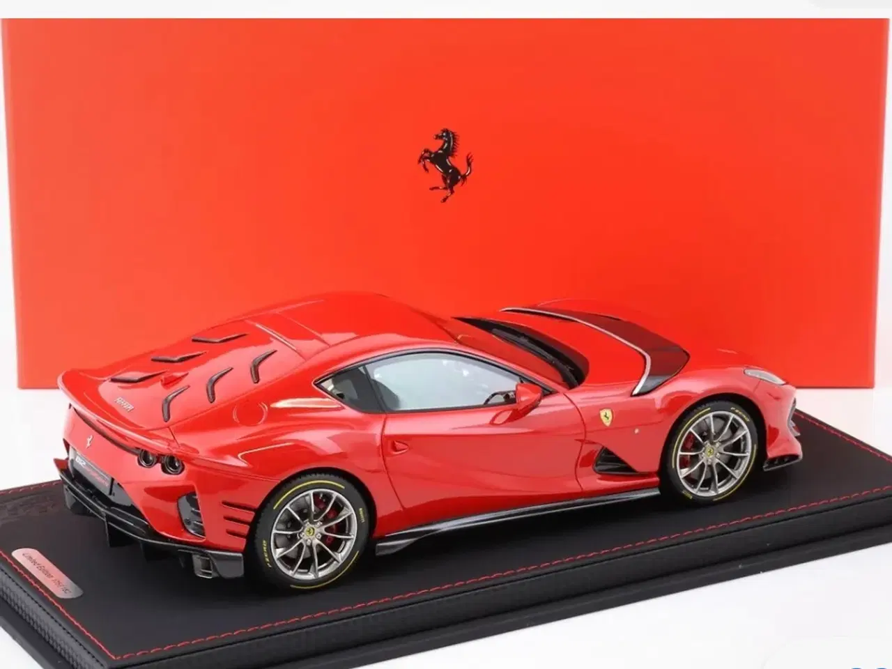 Billede 3 - 1:18 Ferrari 812 Competition 2021