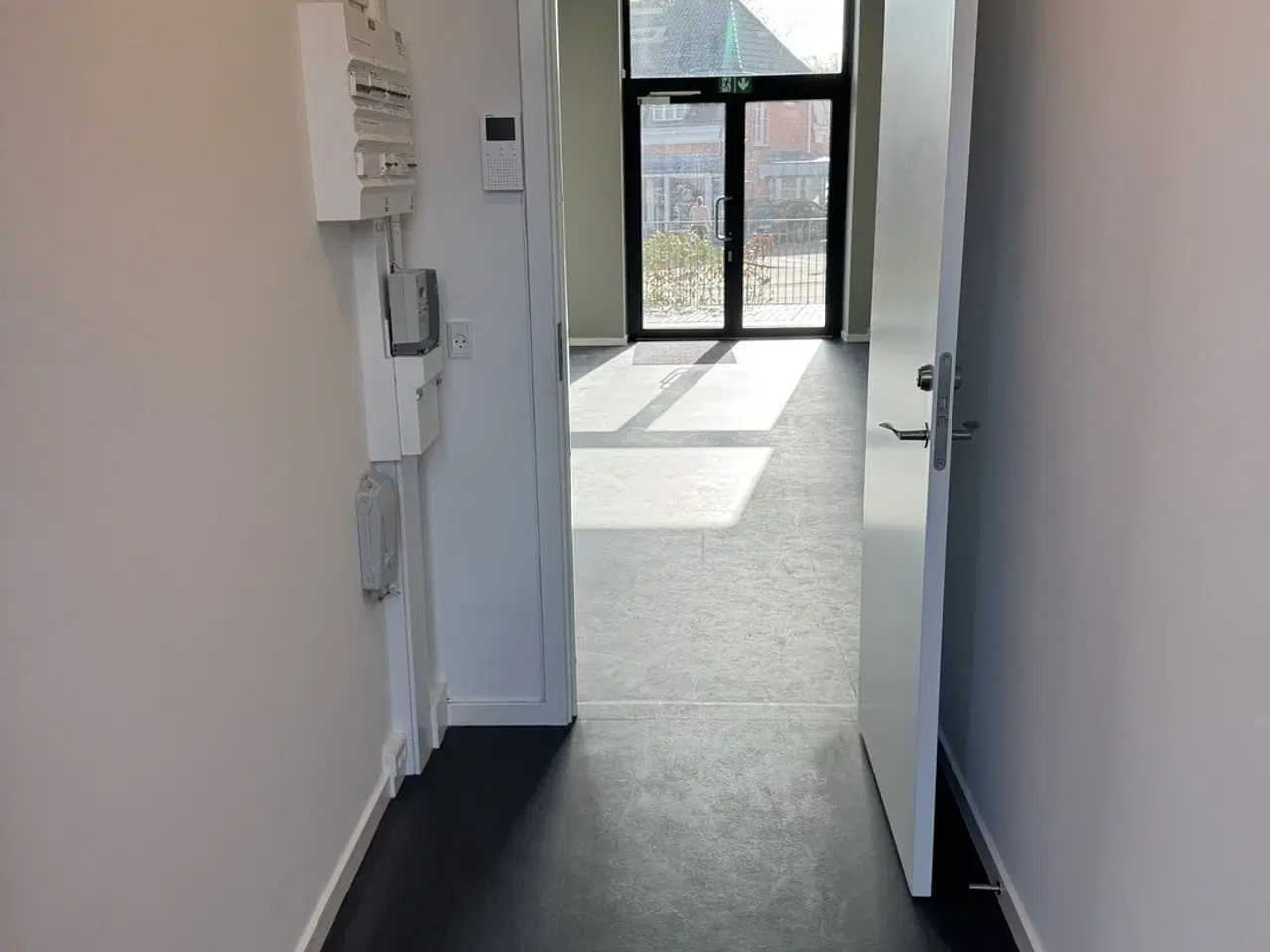 Billede 10 - Central beliggende butik Farum Hovedgade 48A