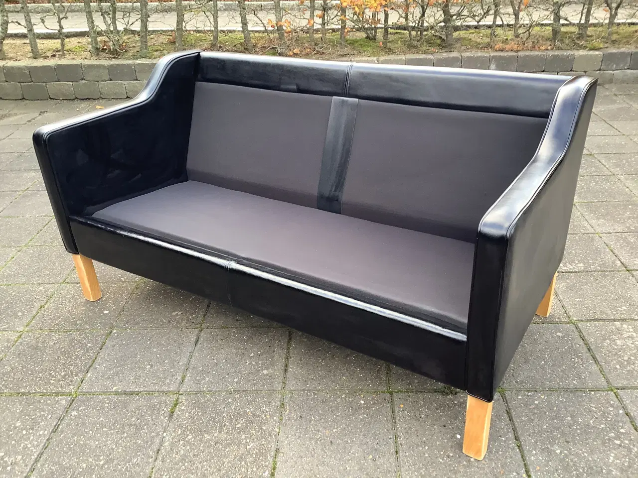 Billede 3 - Læder sofa klassisk model 