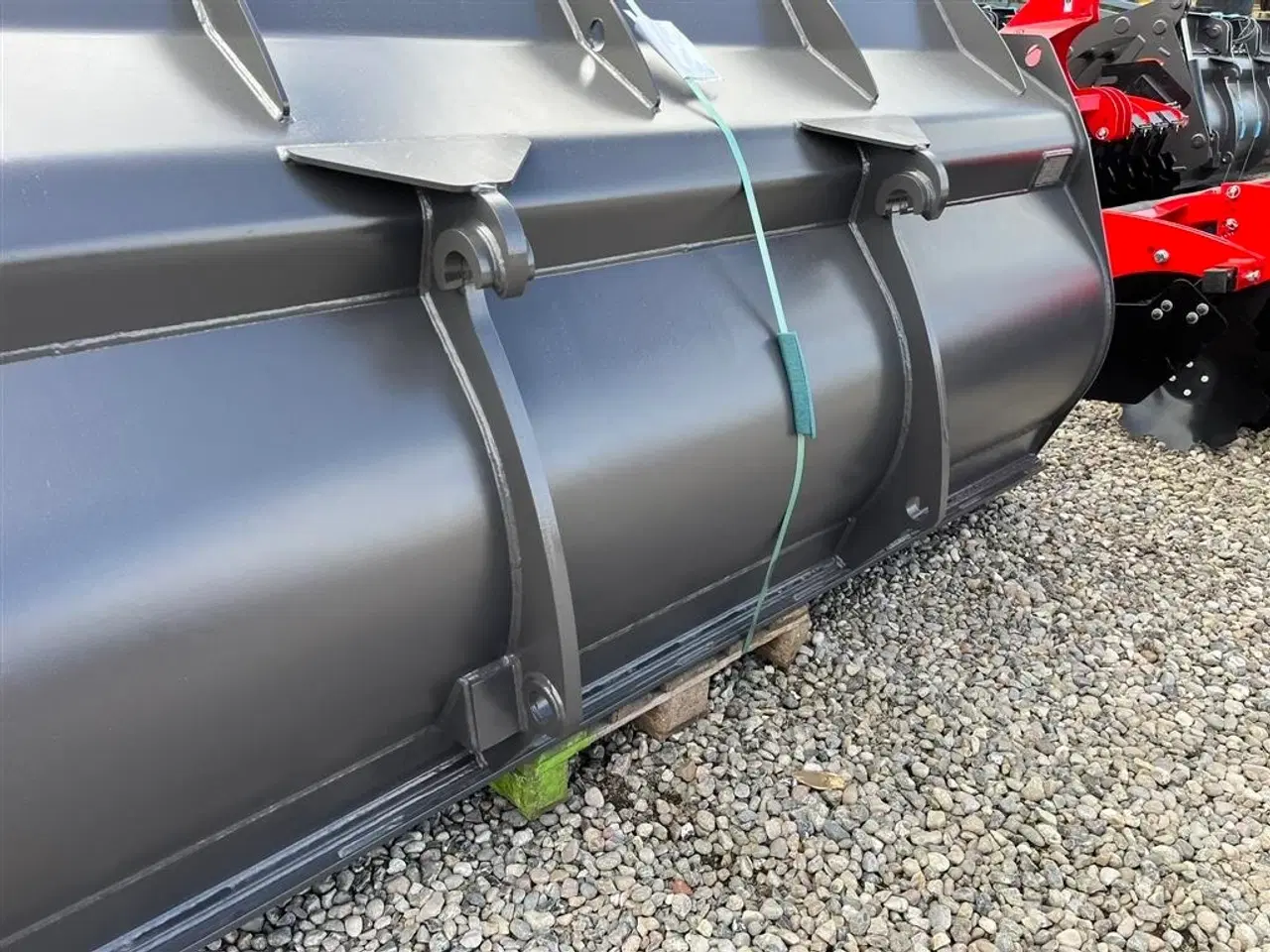 Billede 18 - JST Skovl 3.4m3 med volvoskifte og 3m bred. NY SKOVL. Den er opbygget efter alle kunstens regler