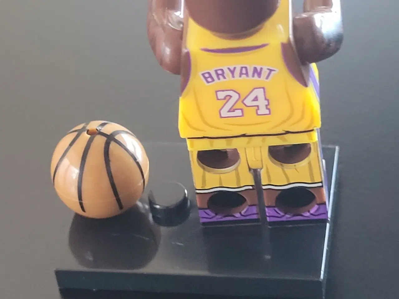 Billede 2 - Kobe Bryant figur