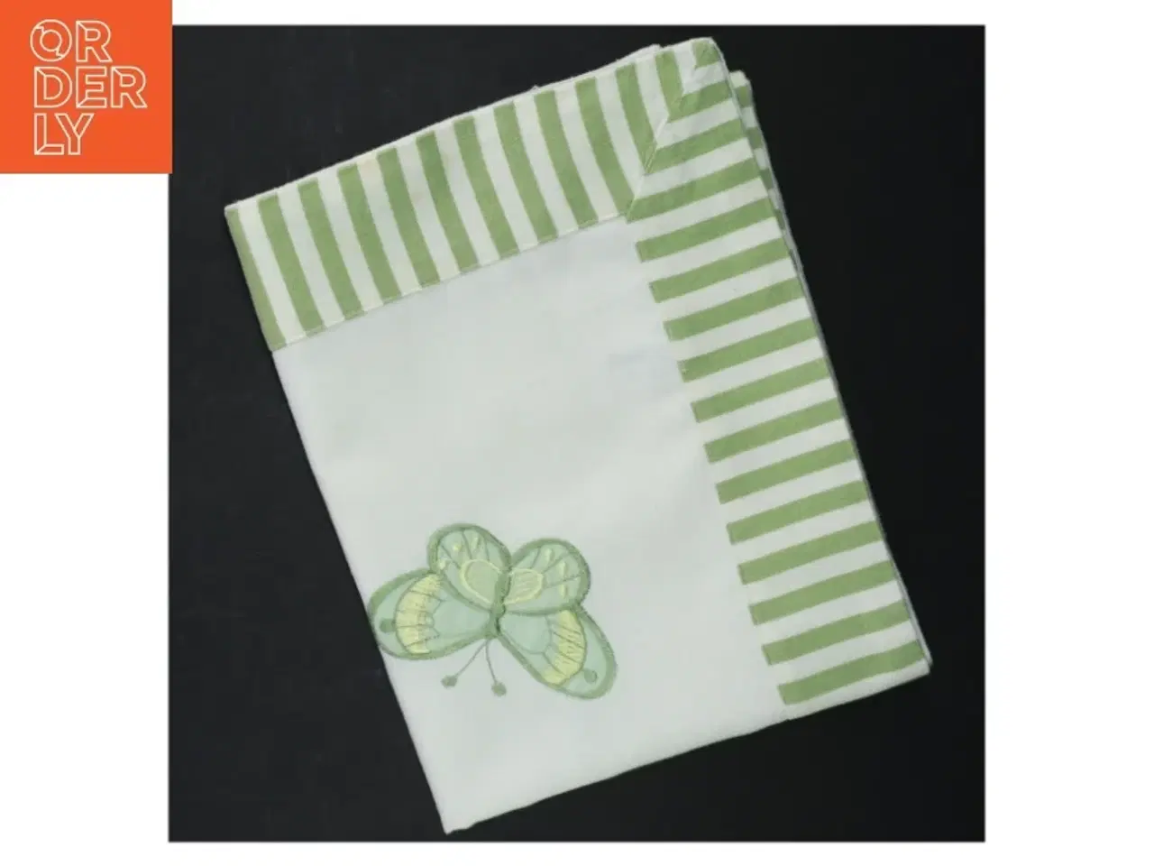 Billede 8 - Duge med broderet sommerfugl (str. 90 x 34 cm)