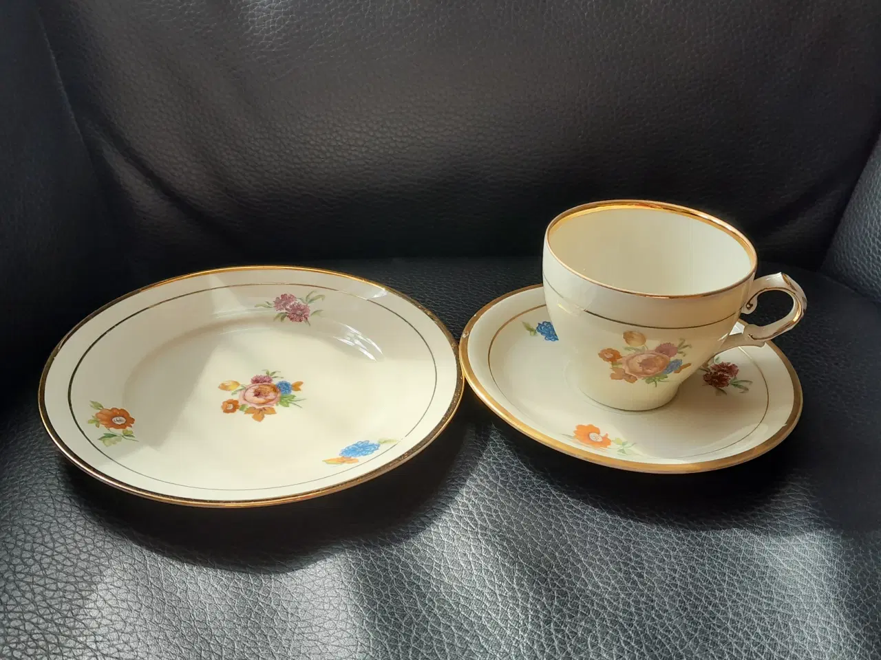 Billede 8 - Kaffestel Kjøbenhavns Porcellains Maleri