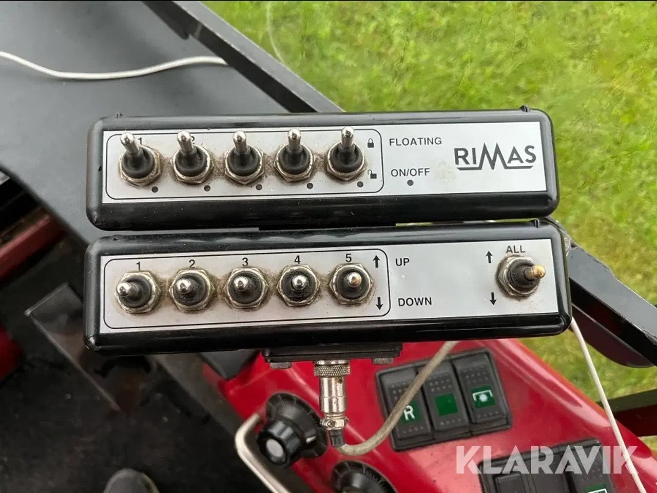 Billede 10 - Redskabsbærer Rimas Multi Trac 504 med kost og klipper
