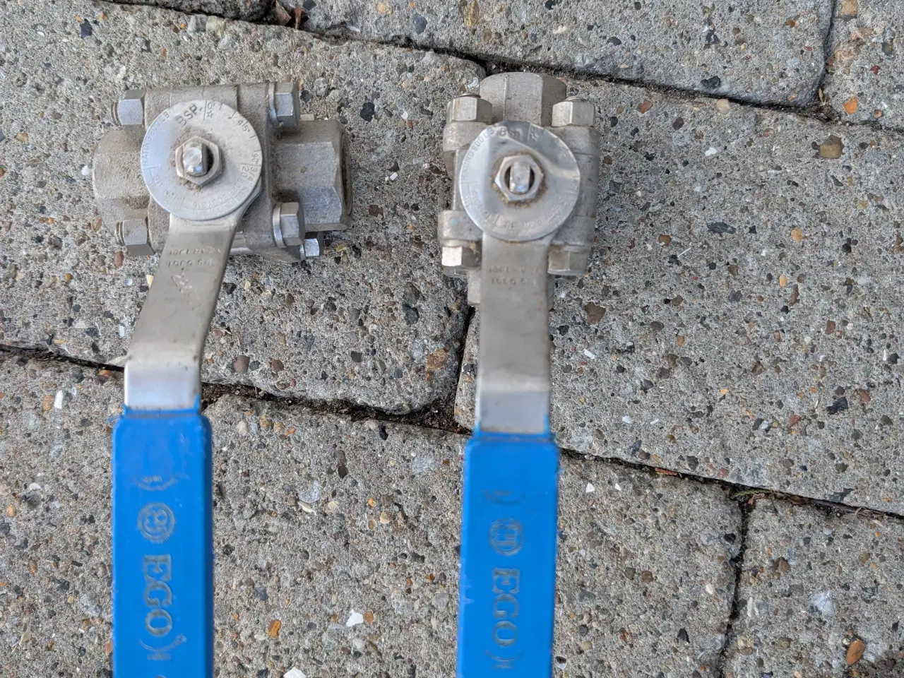 Billede 2 - Kuglehaner med fordelerrør