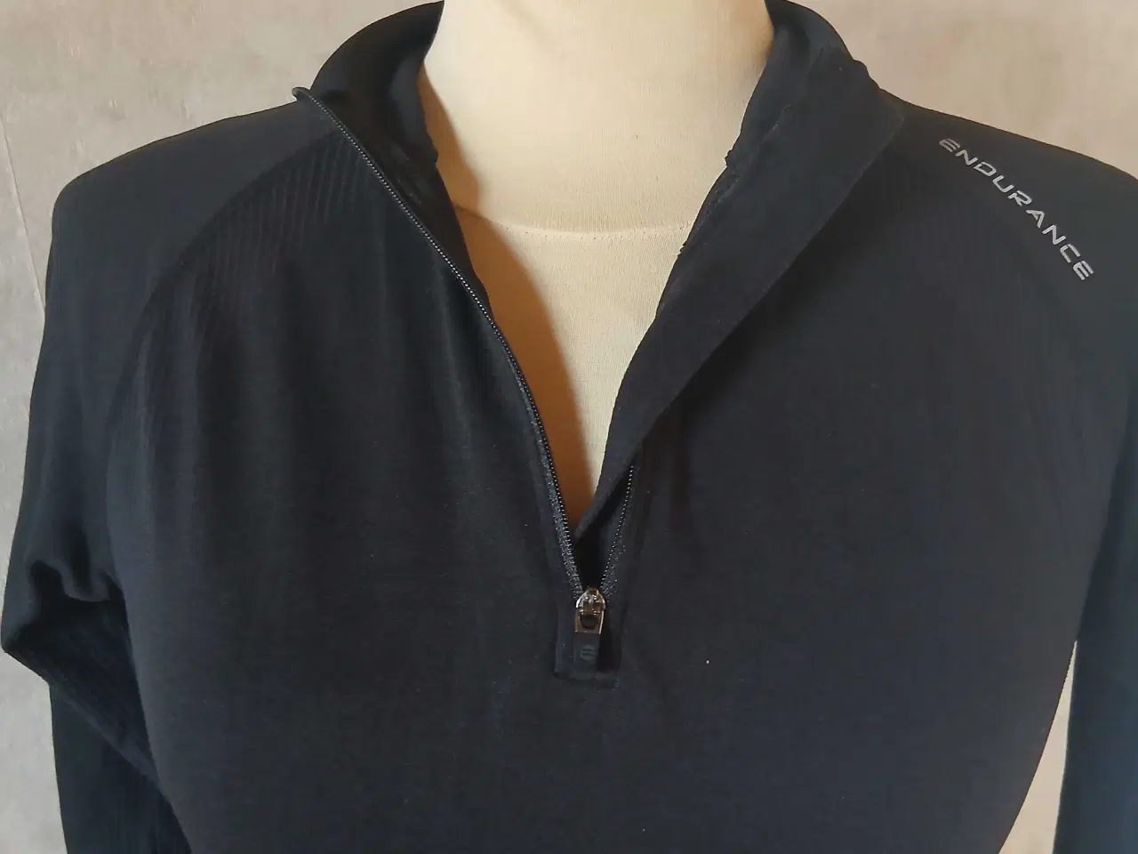 Billede 2 - Endurance løbetrøje str S