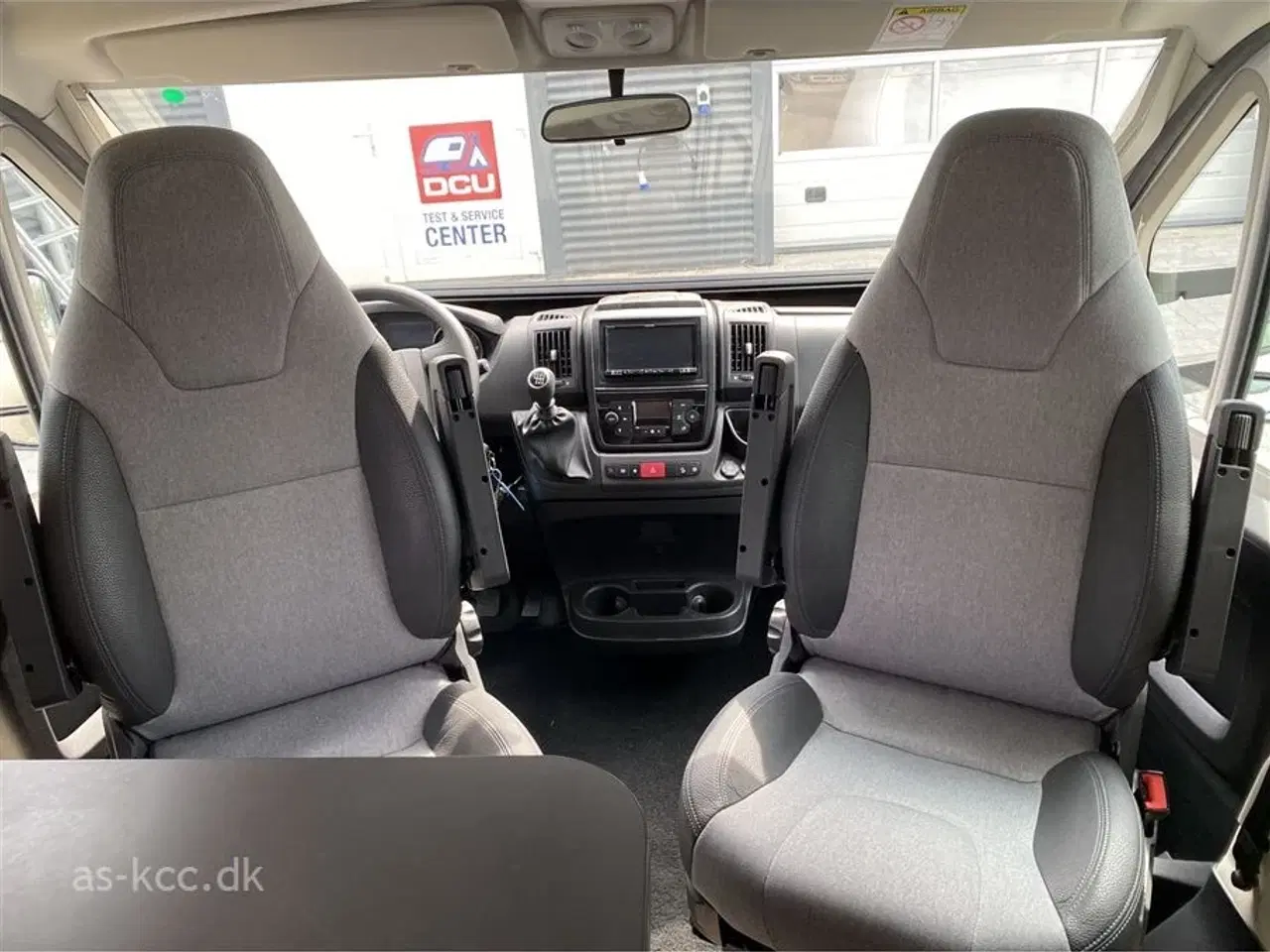 Billede 7 - 2021 - Sun Living S 75 SC   Sun Living S 75 SC autocamper med fritstående dobbeltseng.