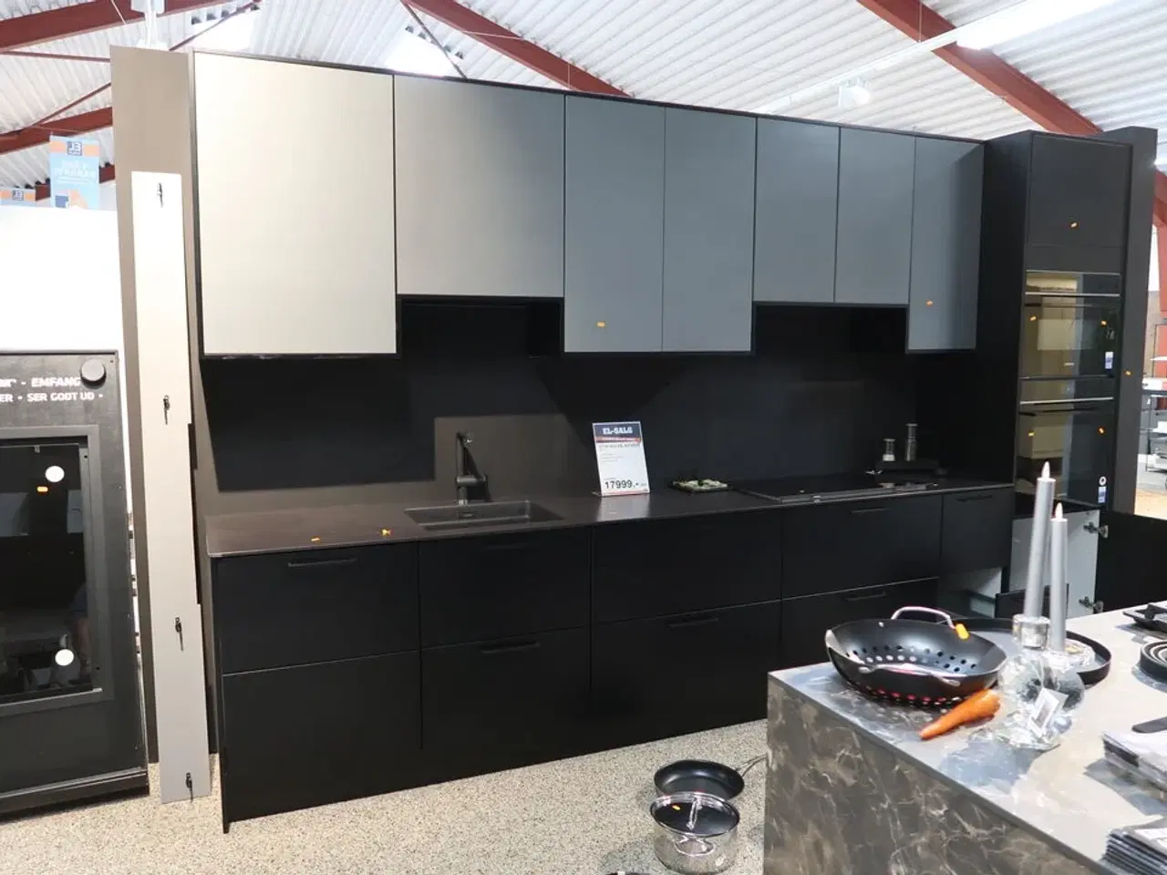 Billede 1 - Køkken NORDANRO uden hårdehvidevarer med stenbordplade DEKTON