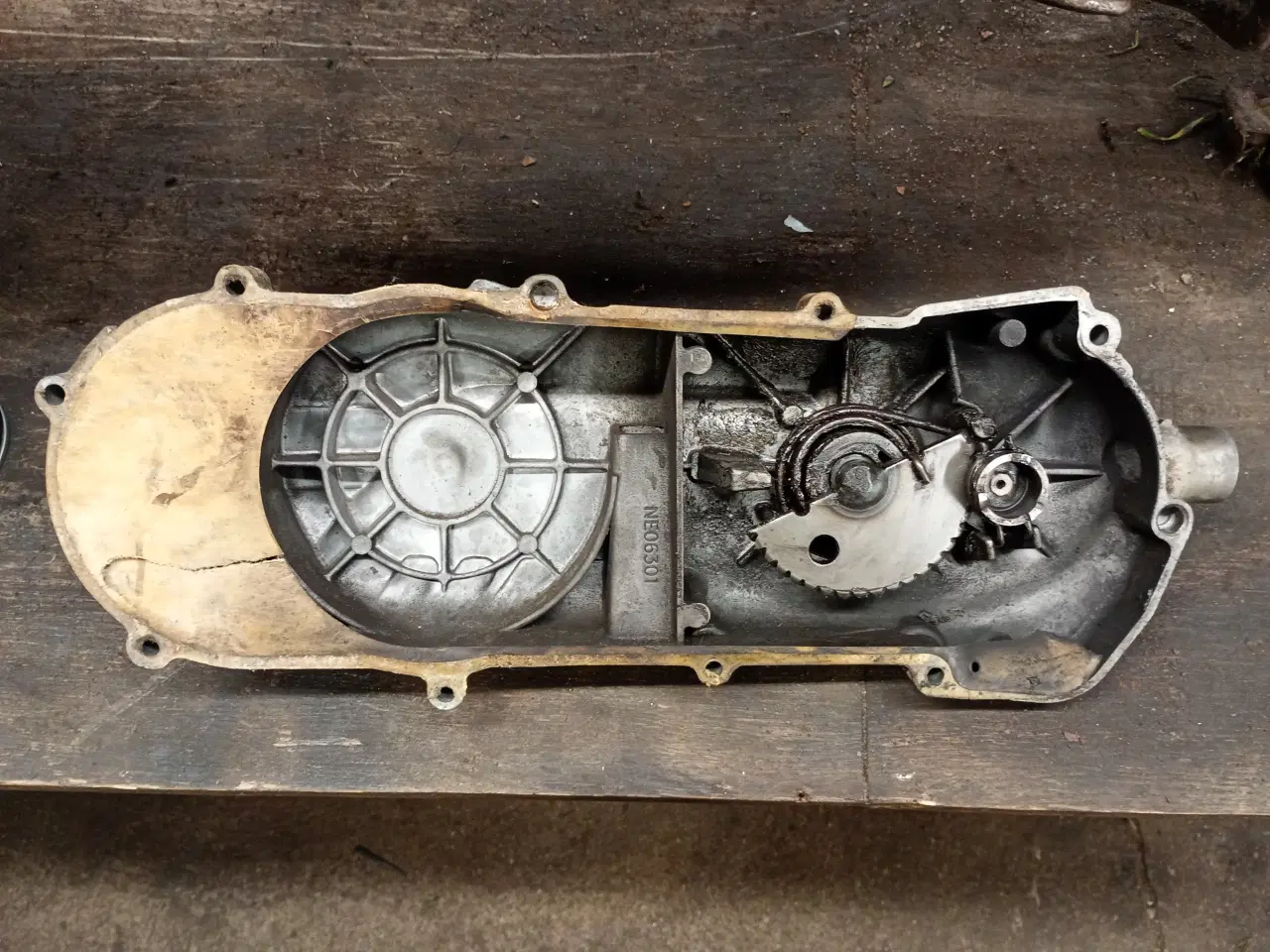 Billede 2 - Komplet originalt kickstarterskjold til pgo comet 