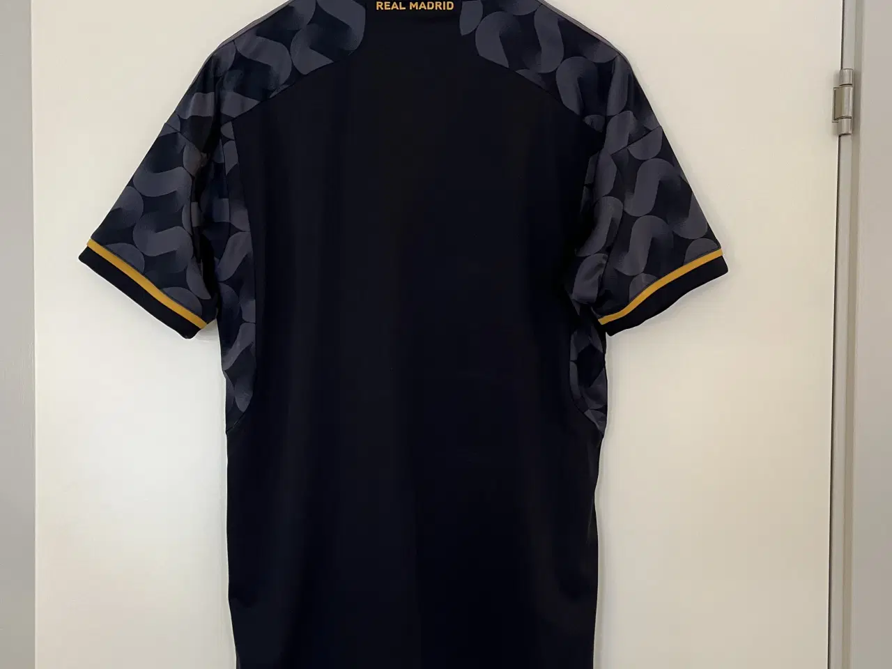 Billede 4 - Real Madrid fodboldtrøje