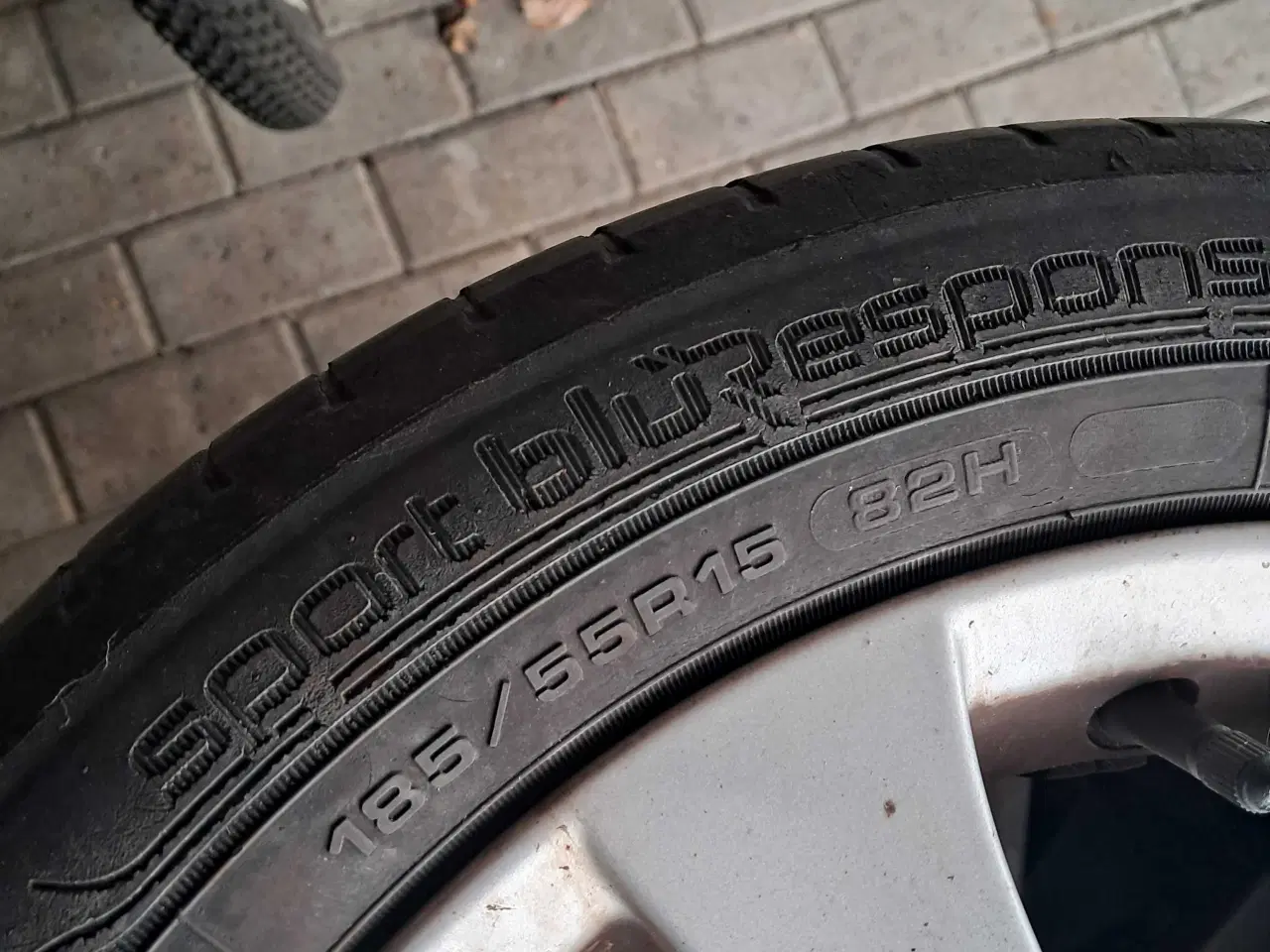 Billede 2 - 4 huls alufælge med somnerdæk