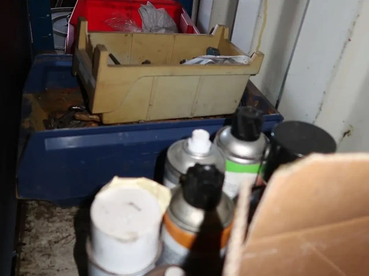 Billede 13 - 2 fag lagerreoler med div. Værktøj og varelager