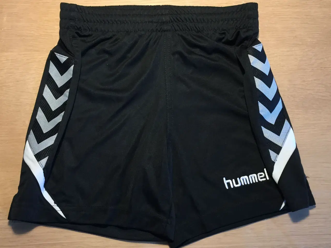 Billede 7 - Hummel shorts m.m.