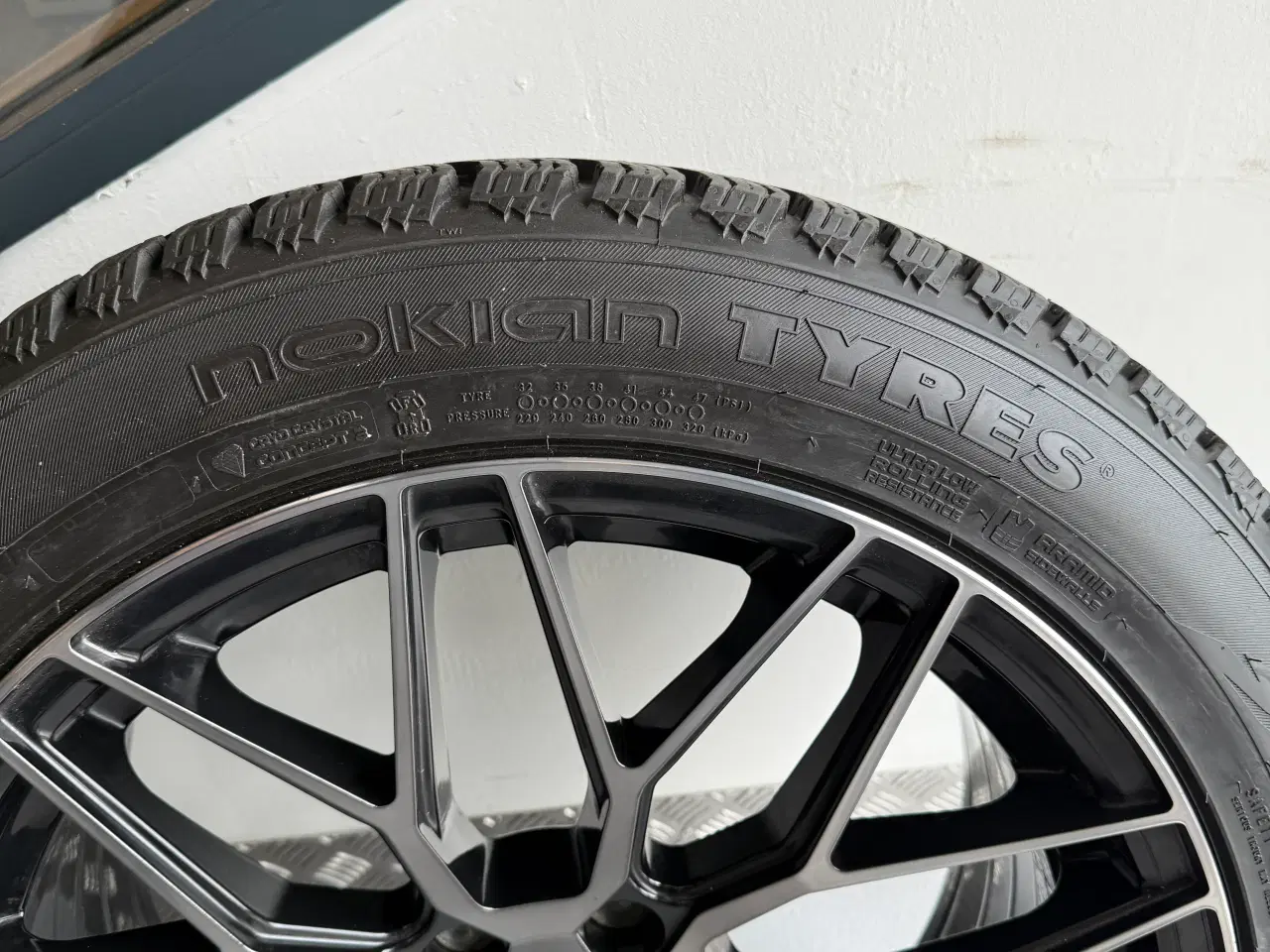 Billede 8 - 19” ABS alufælge med Nokian vinterdæk