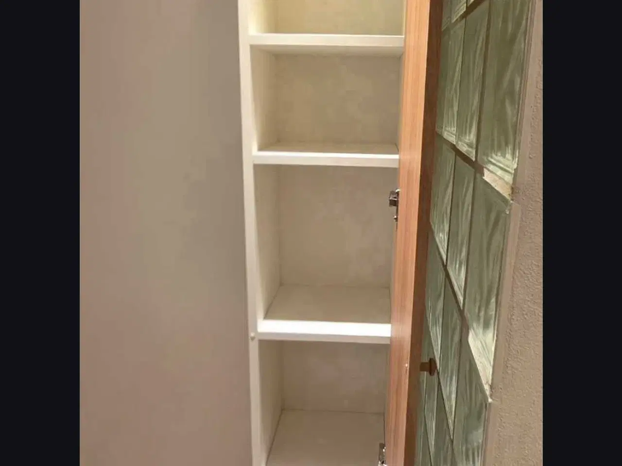 Billede 2 - Højskab fra Ikea