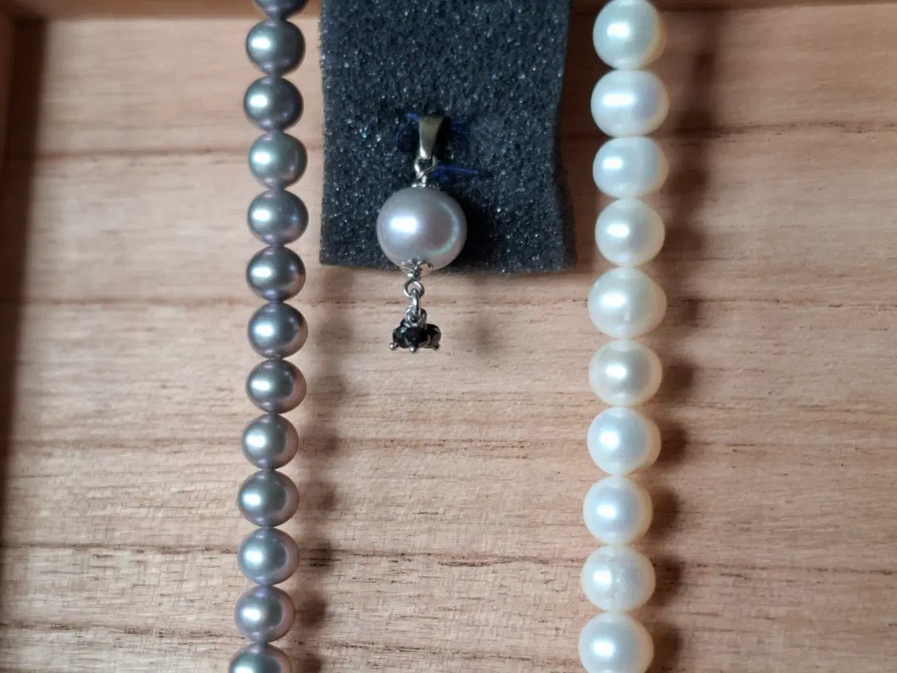 Billede 4 -  Hvidguld  smykker med Ferskvandsperler