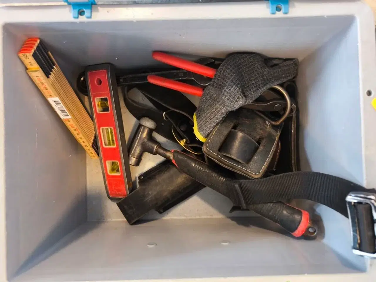 Billede 3 - Kasse m. sikringsgrej samt div.