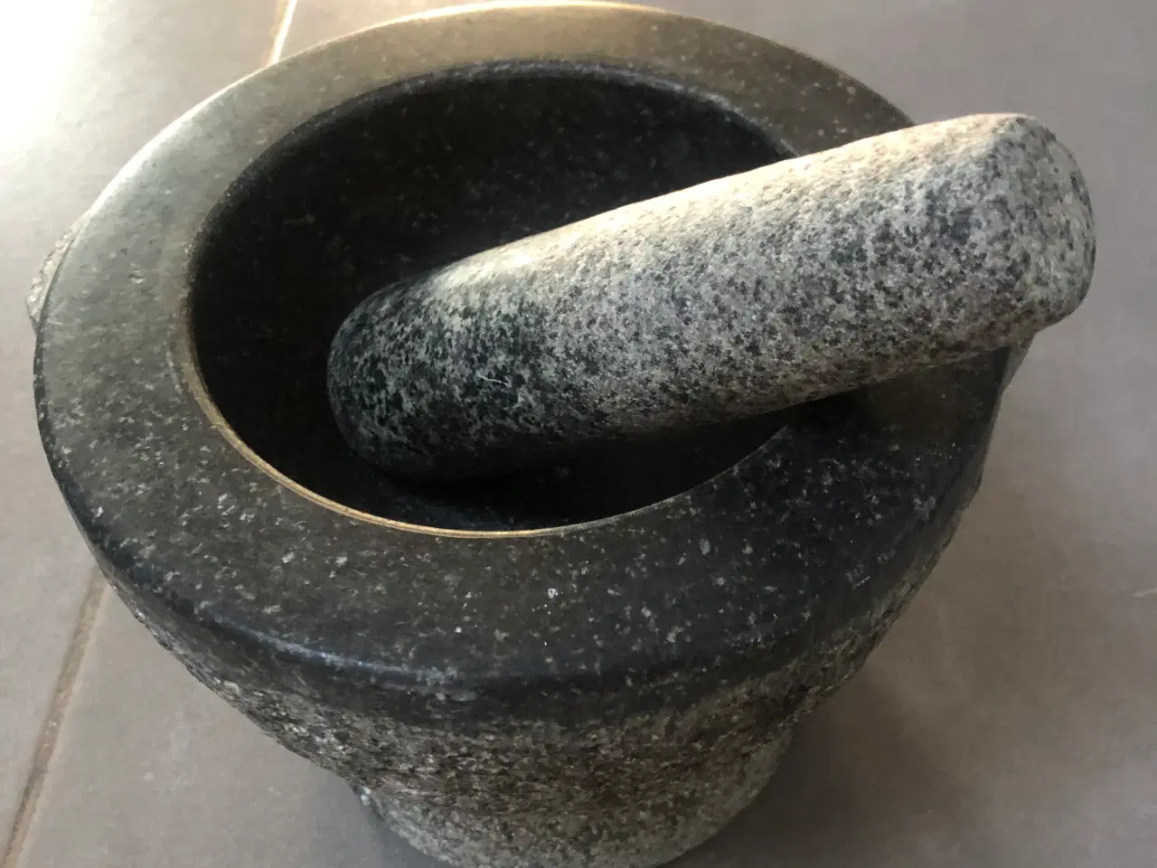 Billede 1 - Granit morter 16 cm.høj