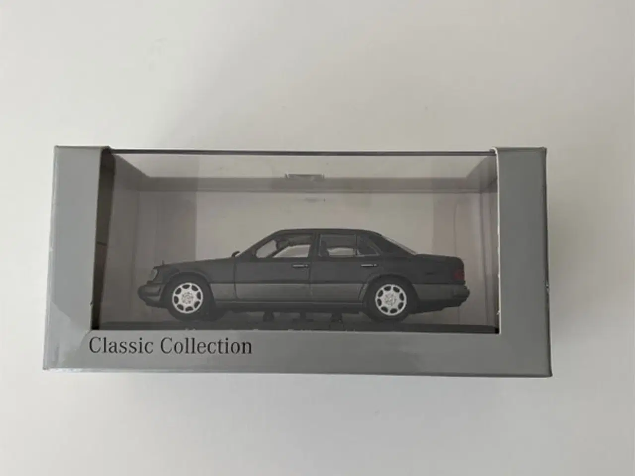 Billede 2 - Mercedes E-klasse (W124) modelbil 1:43