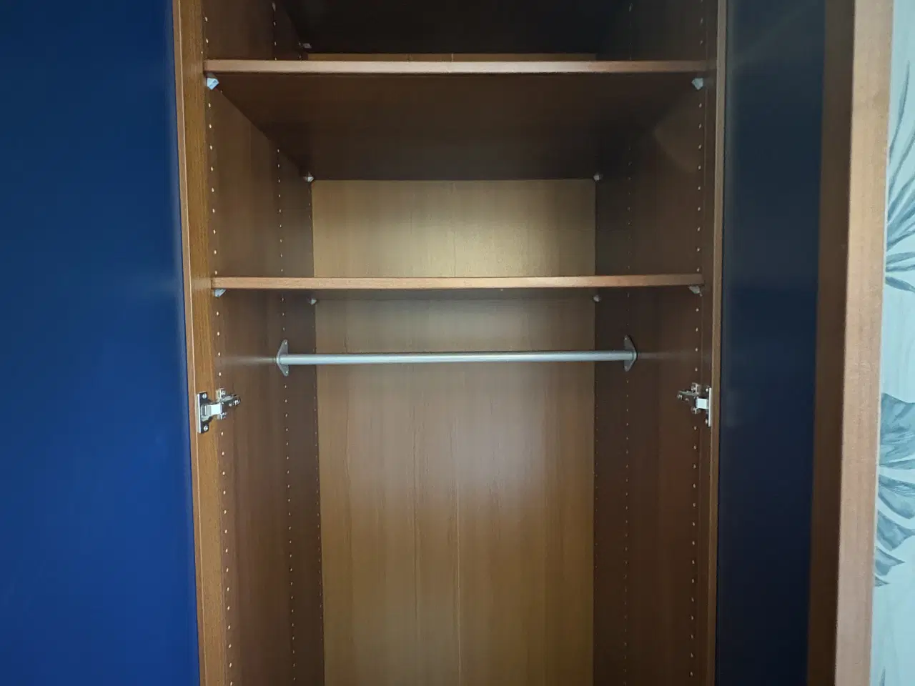 Billede 4 - Stort dobbeltlåget klædeskab