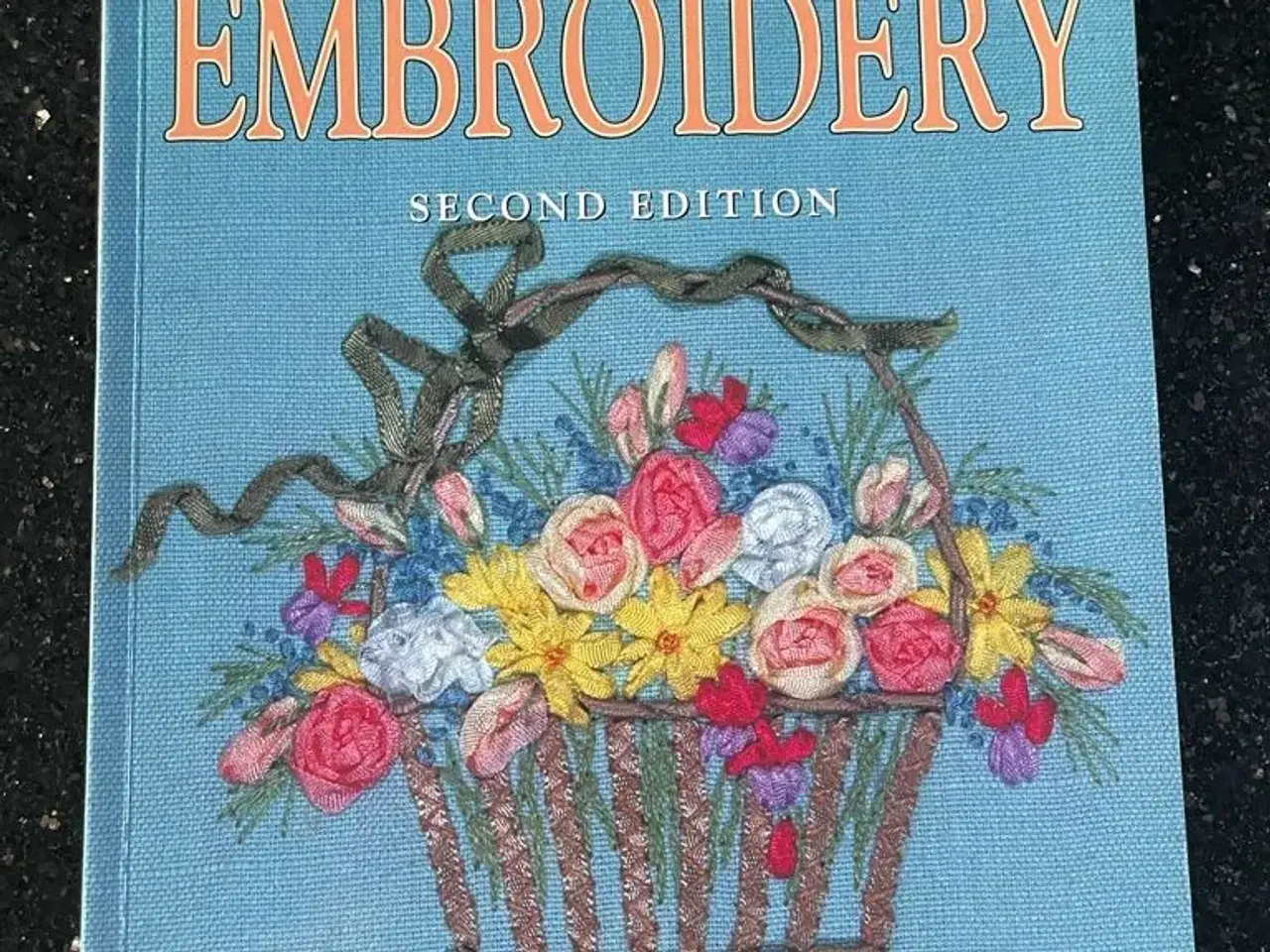 Billede 1 - Bog - Ribbon Embroidery Second Edition