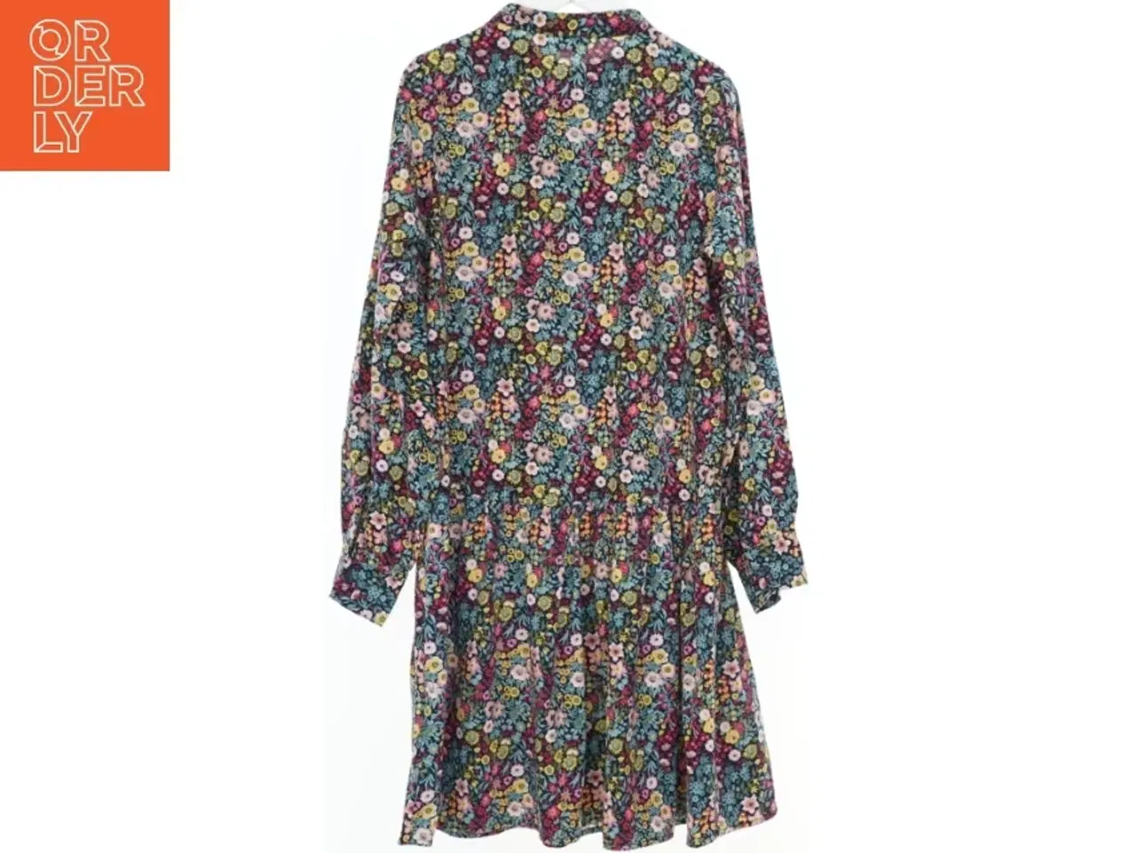 Billede 2 - Langærmet kjole med blomsterprint fra Name It (str. 134)