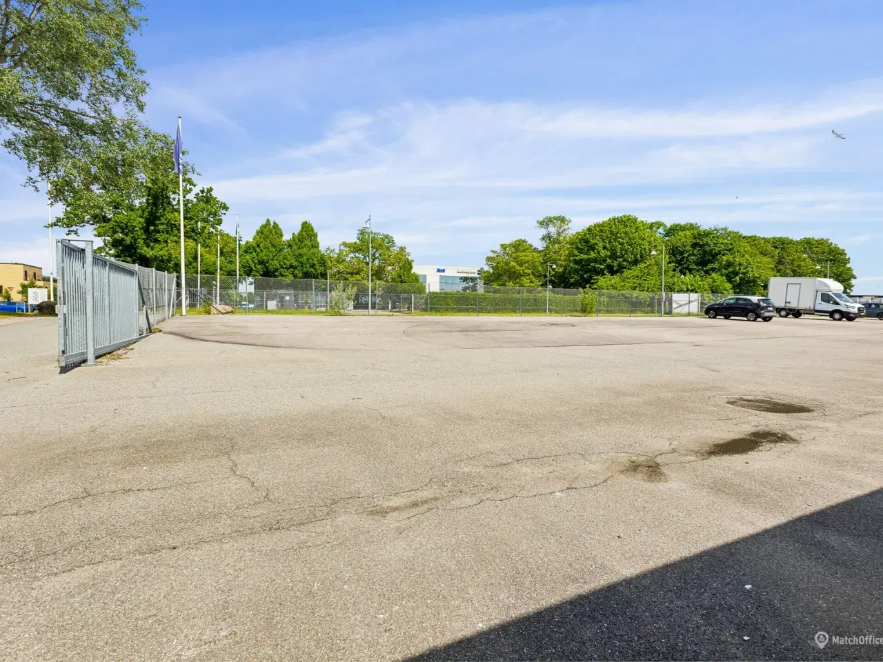 Billede 3 - 1502-23: Roholmsvej 17 – befæstet areal – 880 m2