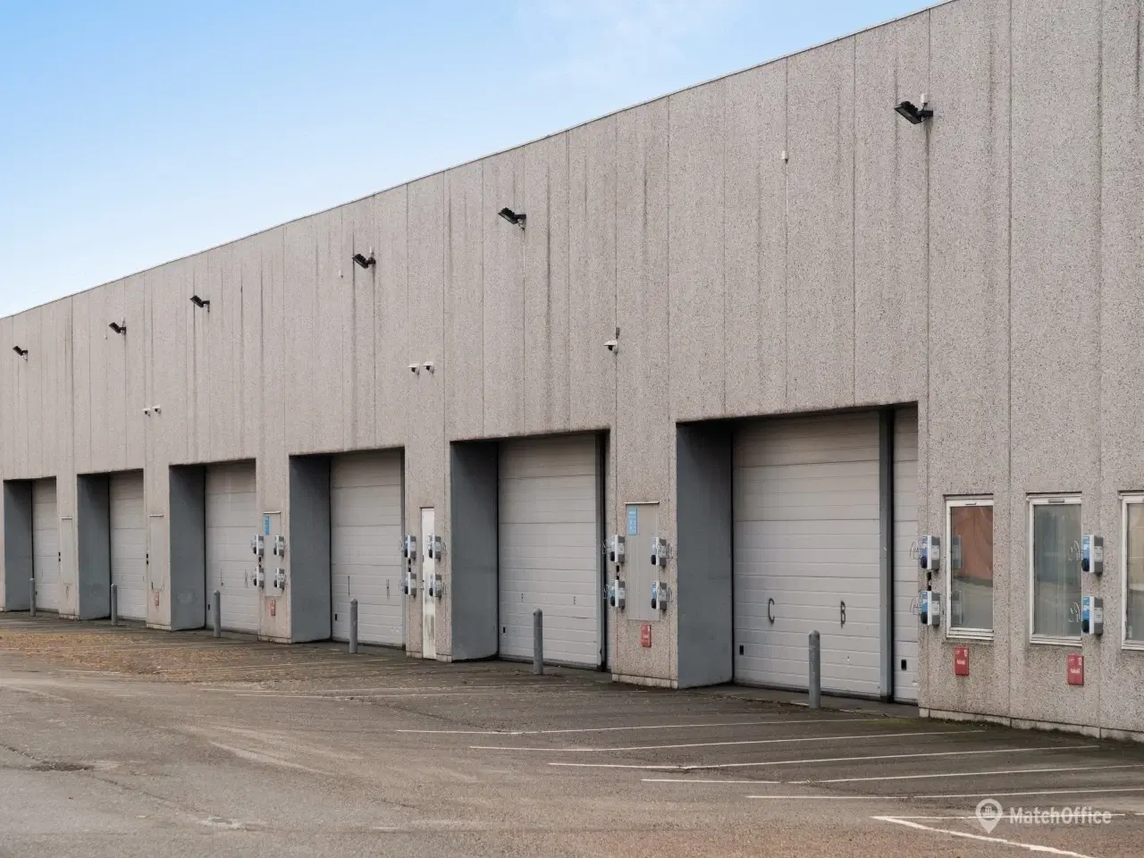 Billede 12 - Højloftet lager m. 26 porte