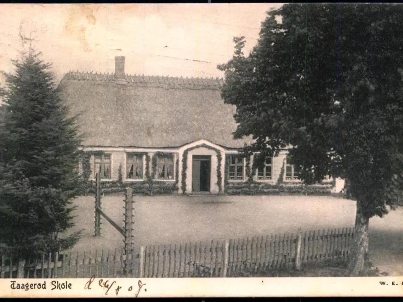 Billede 1 - Taagerød Skole  - W.E.L. u/n - Brugt