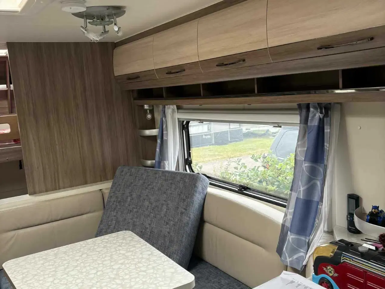 Billede 9 - Hobby campingvogn med isabella villatelt 