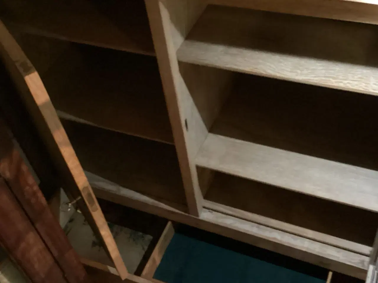 Billede 5 - Egetræ skænk med glas