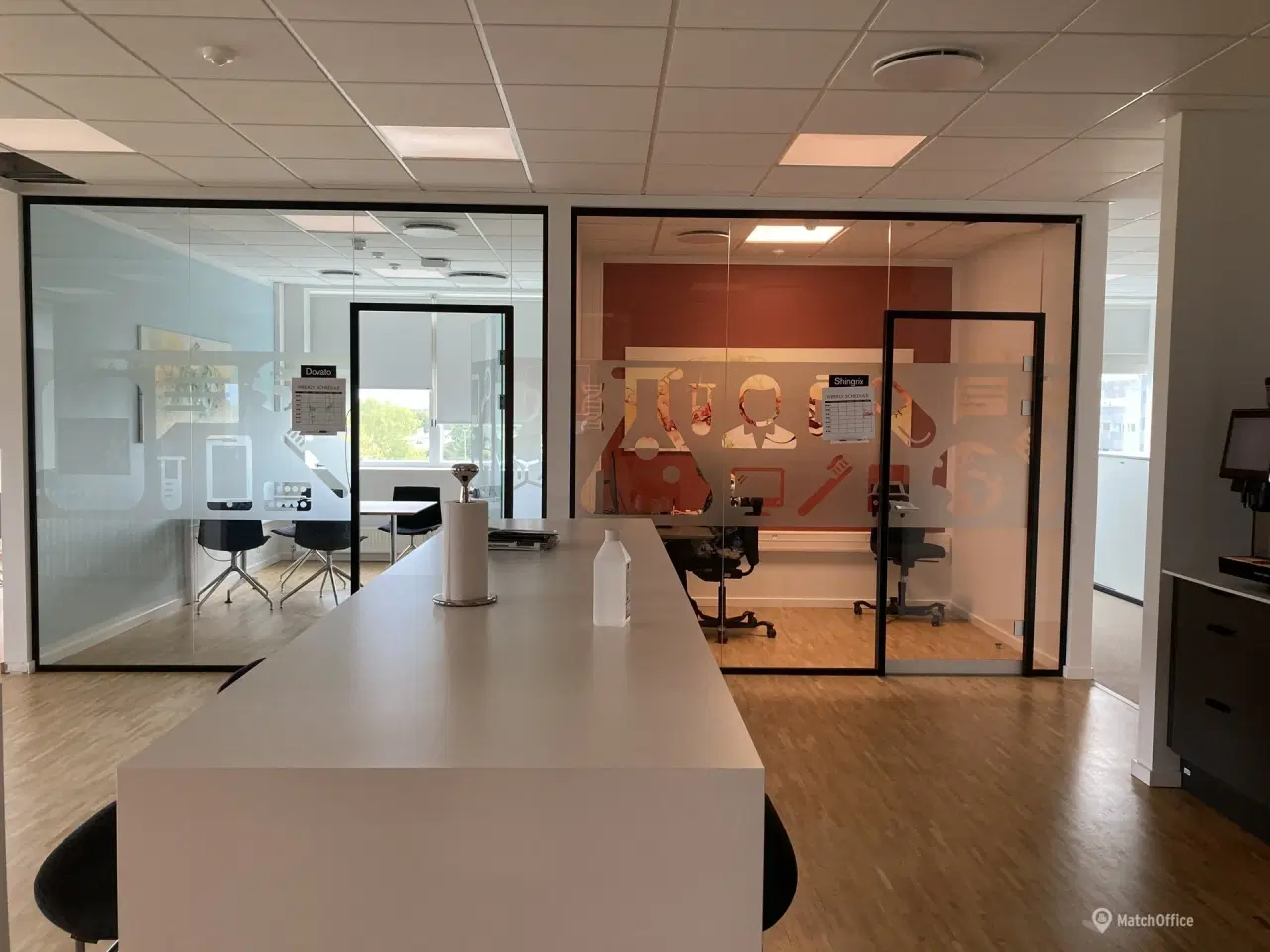 Billede 5 - I denne moderne flerbrugerejendom udbydes lyse og indbydende kontorlejemål i varierende størrelser der passer perfekt til virksomheder i alle størrelser