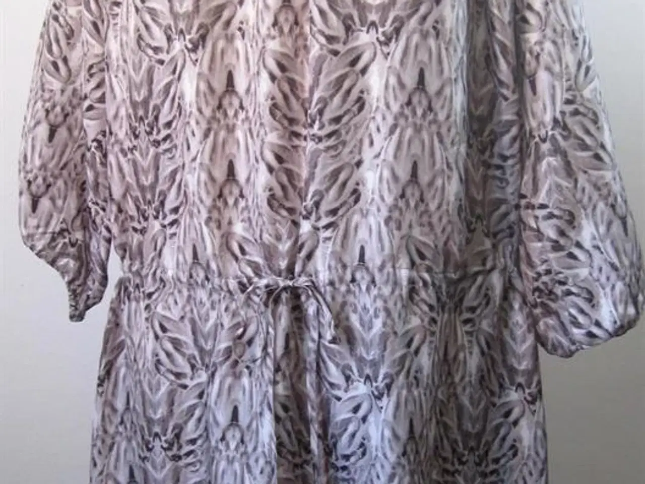 Billede 1 - Stylebutler, silkekjole, str 38