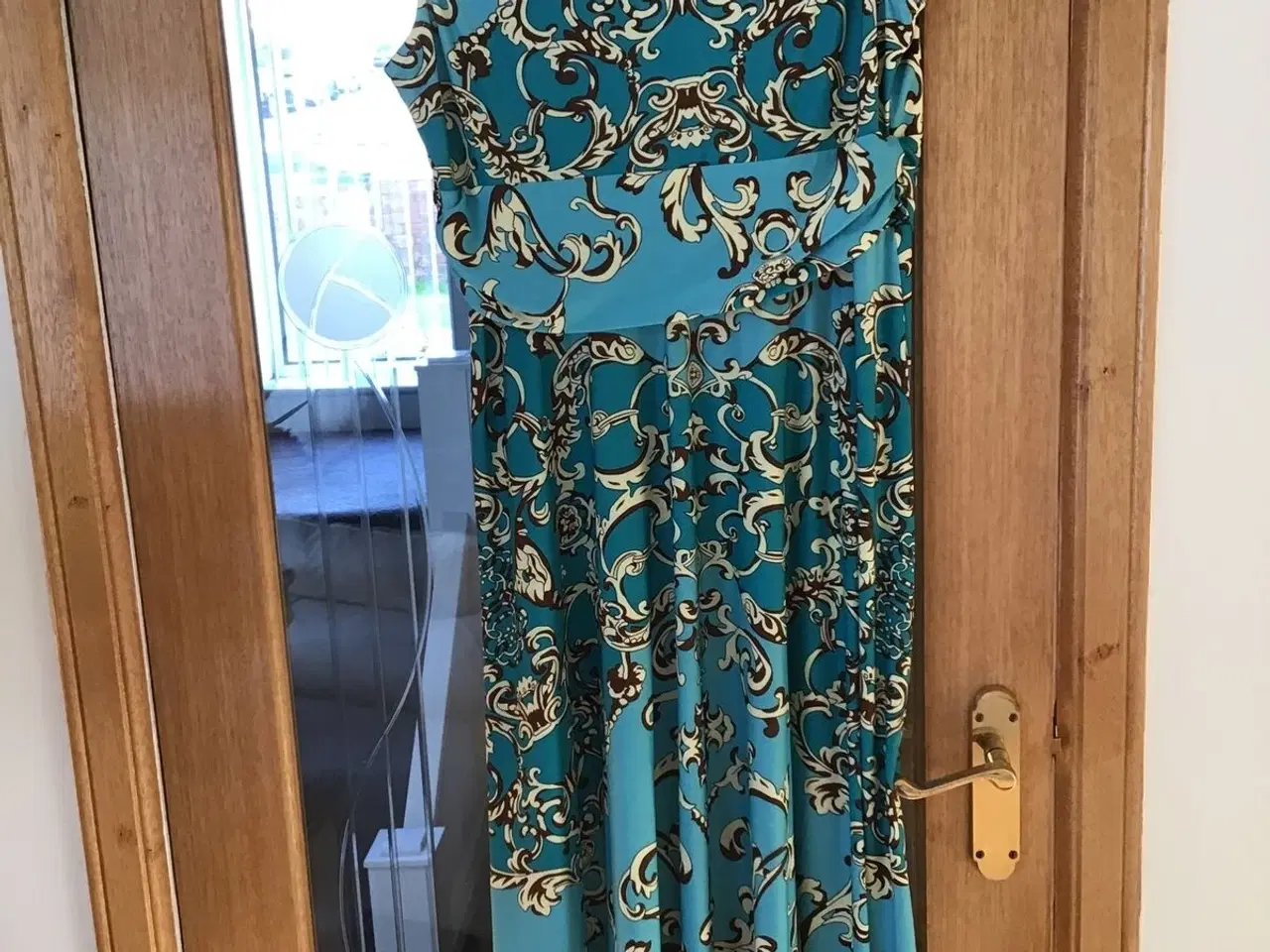 Billede 3 - Kjole- fra  MacDonald Brandet/ Størrelse: 44