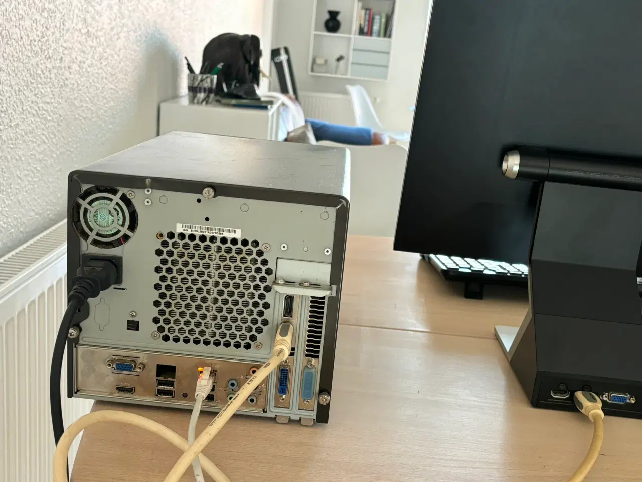 Billede 1 - Shuttle X SH55J2 PC
