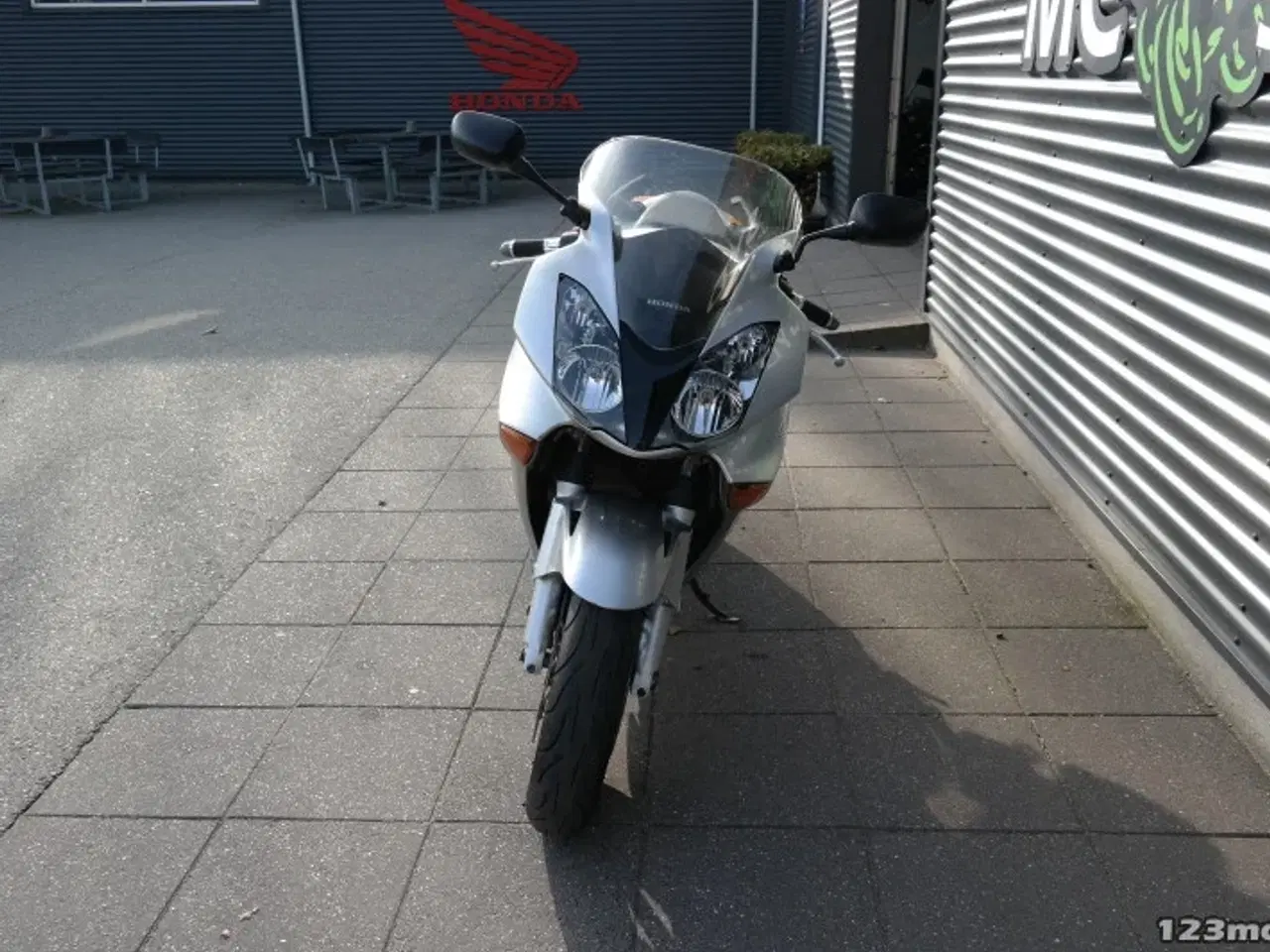 Billede 14 - Honda VFR 800 F MC-SYD       BYTTER GERNE