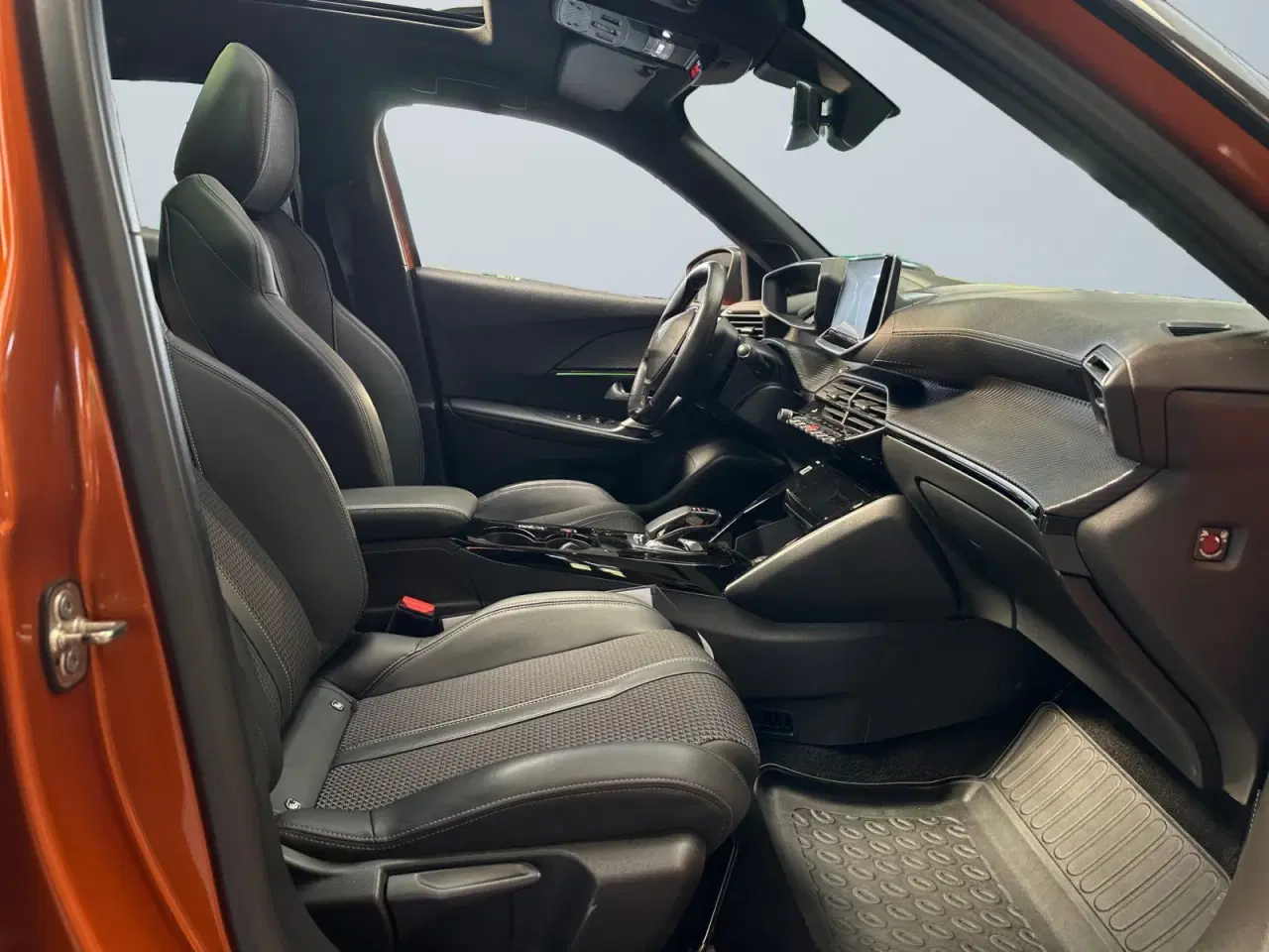 Billede 15 - Peugeot e-2008 50 GT Sky