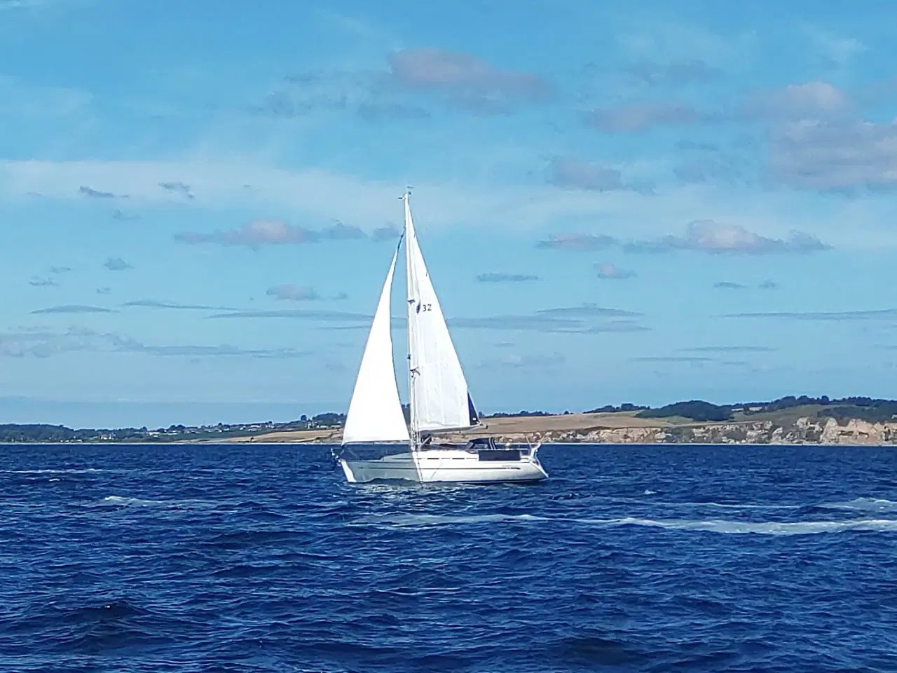Billede 1 - Bavaria 32 Cruiser – Meget velholdt to-ejers båd