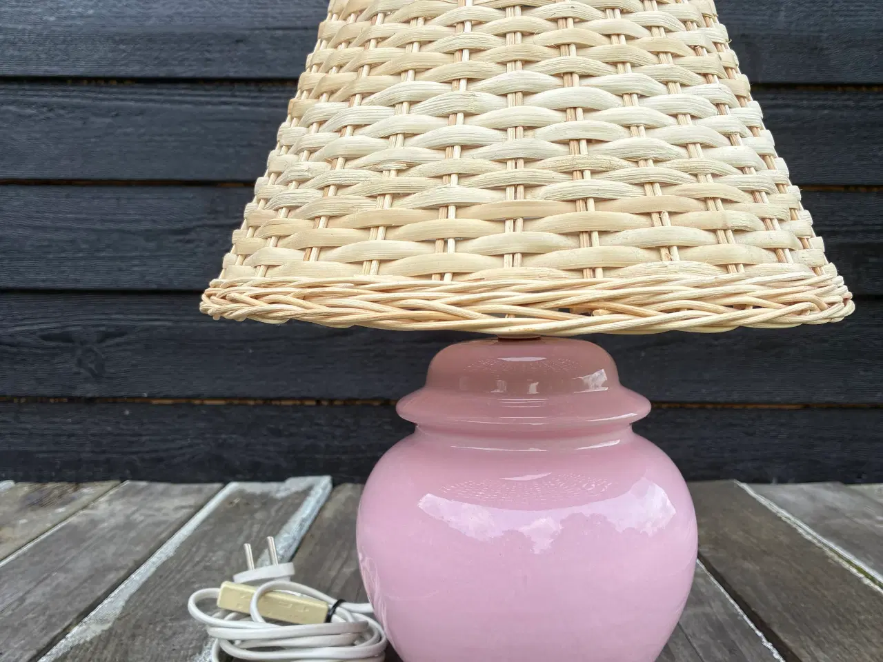 Billede 1 - Lyserød Retro bordlampe med fletskærm