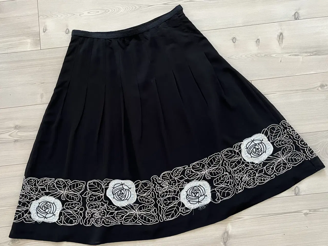 Billede 3 - Nederdel, Brandtex, Str. 40