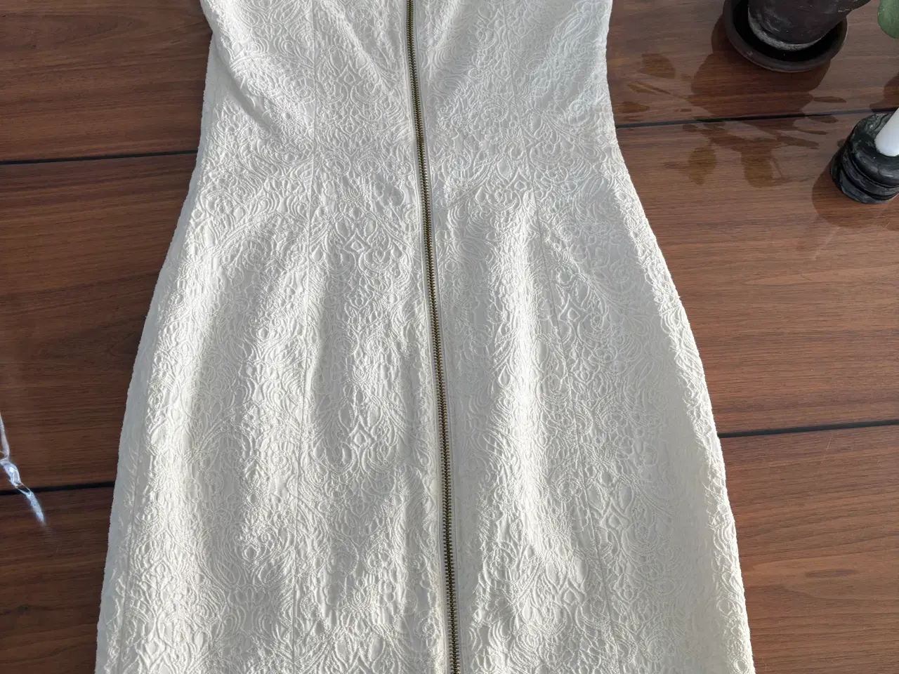 Billede 4 - Hvid kjole str 38(brugt 1gang)